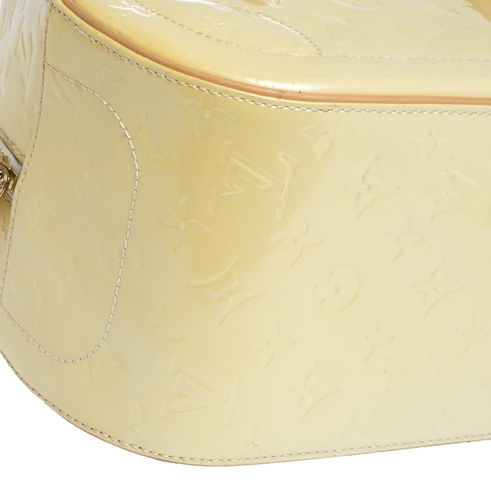 Louis Vuitton Cream Monogram Vernis Summit Drive Bag In Good Condition In Dubai, Al Qouz 2