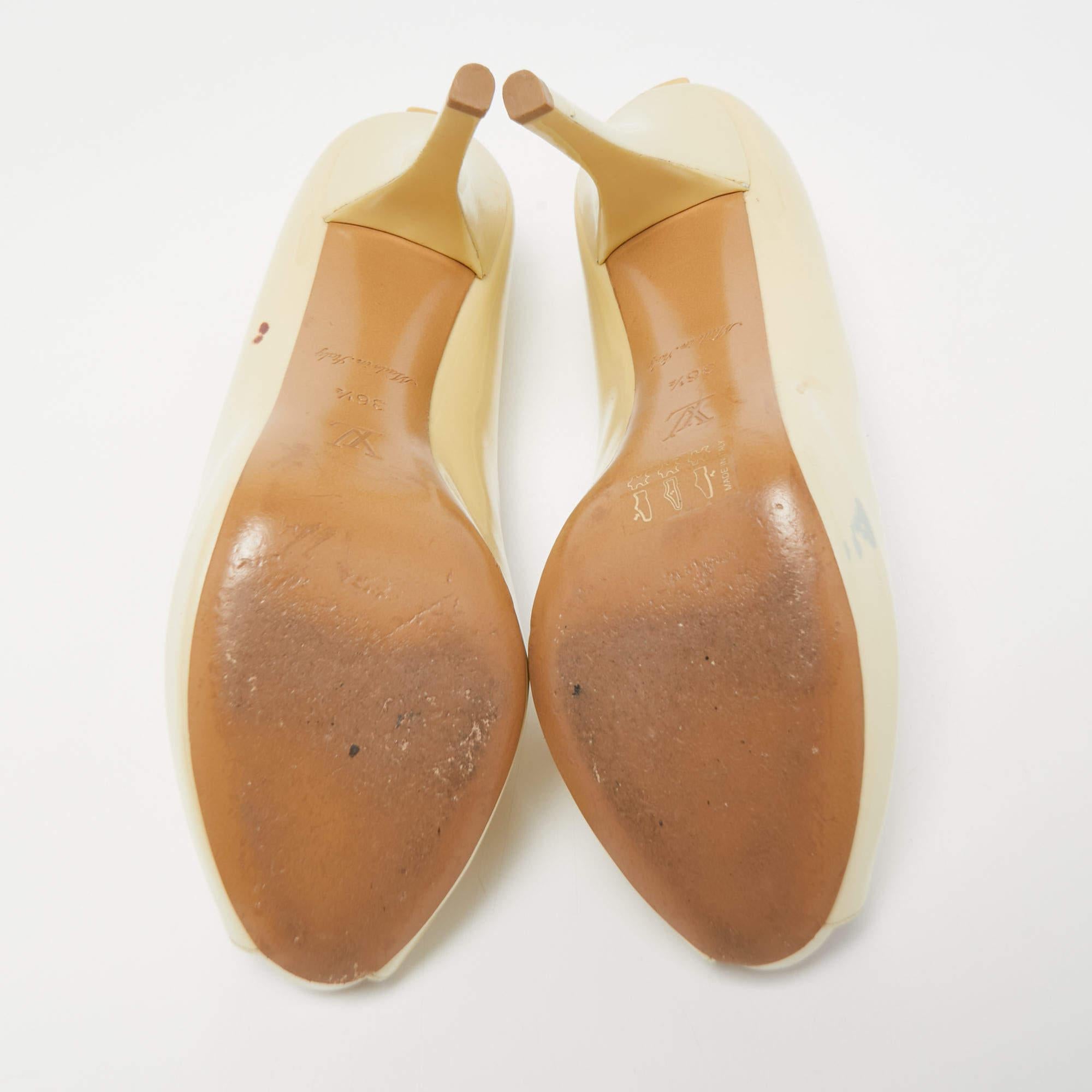 Louis Vuitton Charol Crema ¡Oh, de verdad! Bombas Talla 36.5 en Bueno estado para la venta en Dubai, Al Qouz 2