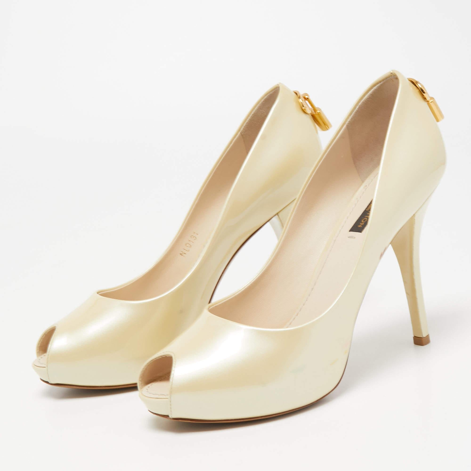 Louis Vuitton Cream Patent Leather Oh Really! Pumps Size 36.5 For Sale 2