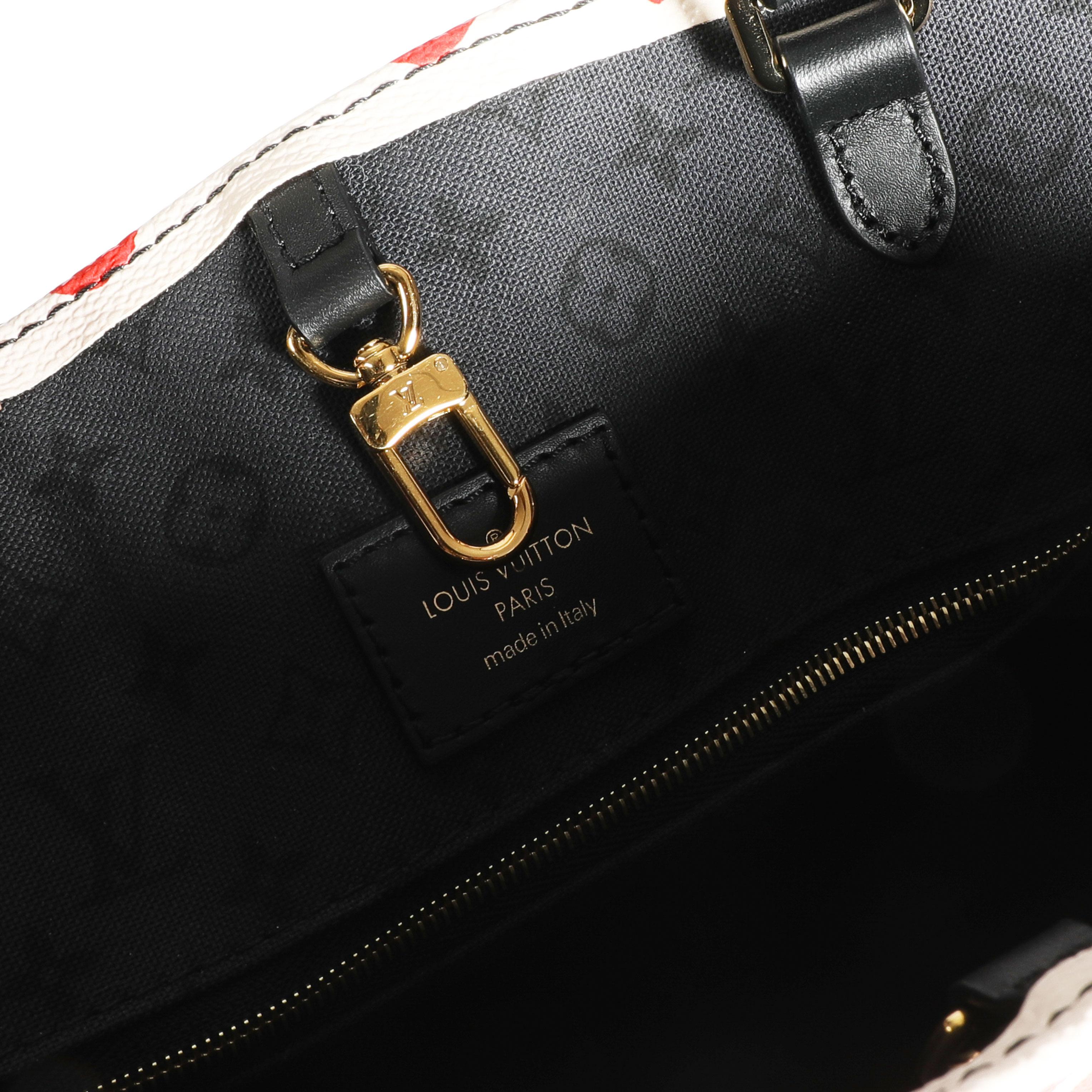 Louis Vuitton Cream & Red Monogram Giant LV Crafty Onthego GM
SKU: 110195

Handbag Condition: Excellent
Condition Comments: Excellent Condition. No visible signs of wear. 
Brand: Louis Vuitton
Model: Onthego
Ligne: LV Crafty
Origin Country: