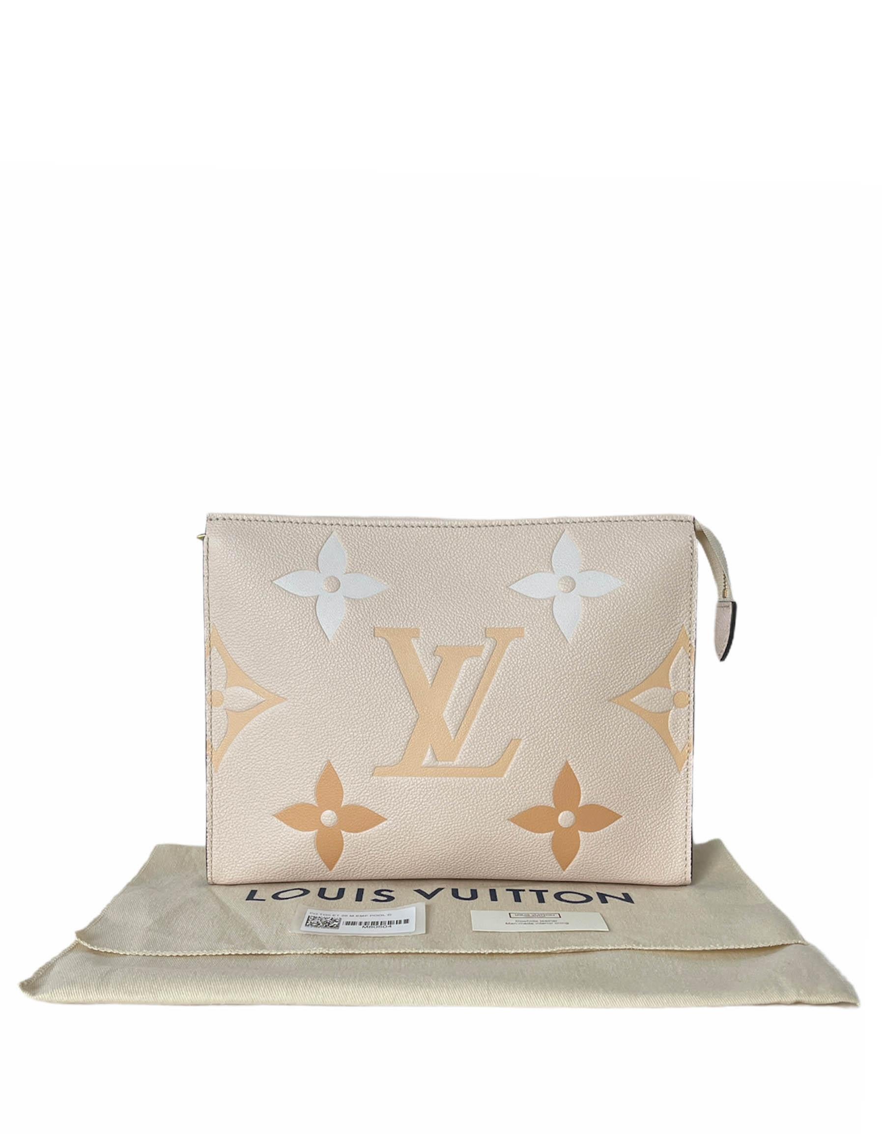 Louis Vuitton 2021 Cream Saffron Empreinte Monogram Giant By The Pool Toiletry Pouch 26

Year of Production: 2021
Made in: France
Color: Saffron cream
Hardware: Goldtone
Materials: Embossed cowhide leather
Closure/Opening: Zip top
Exterior