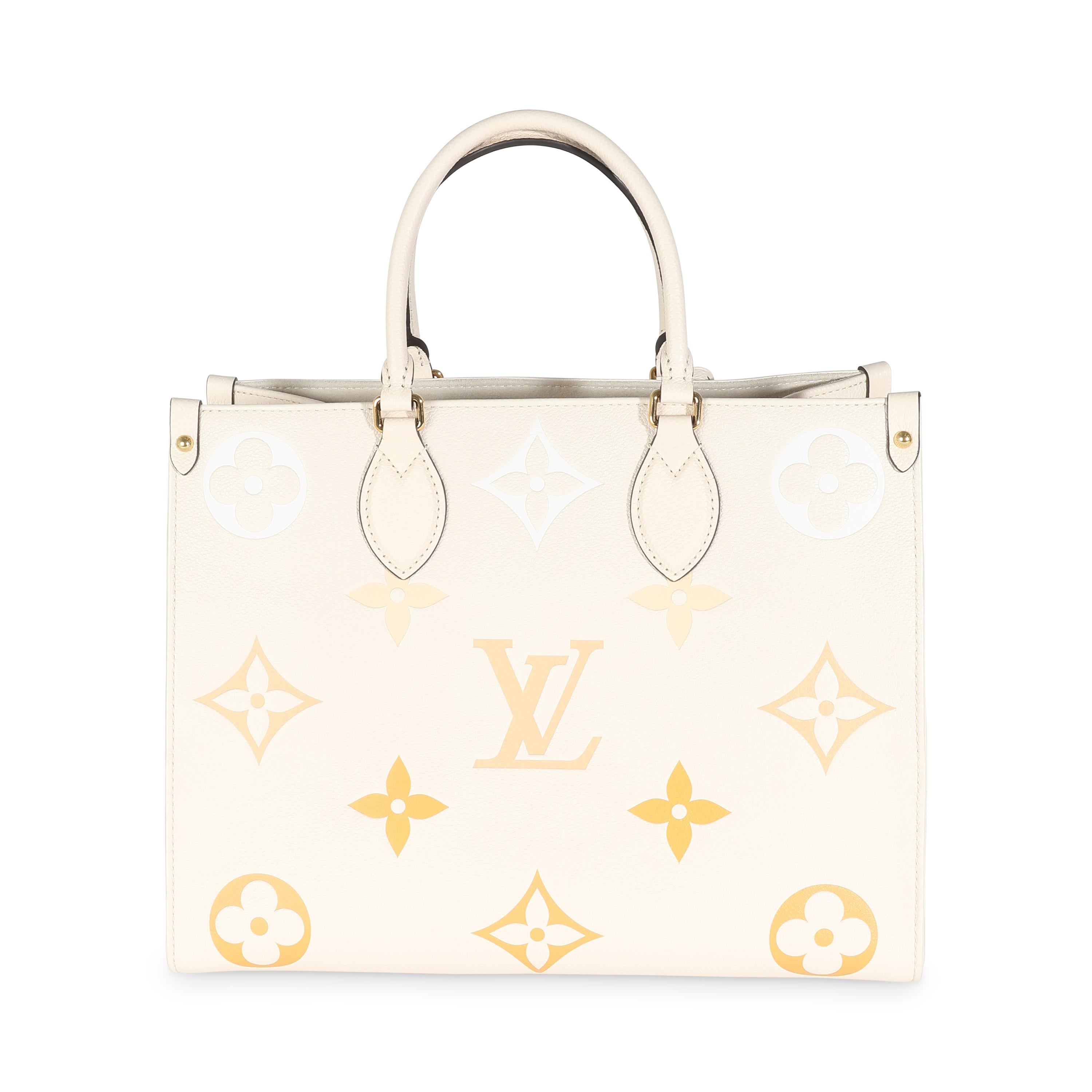 Titre de la liste : Louis Vuitton Crème Safran Monogramme Géant Empreinte Onthego MM
SKU : 141373
Condit : Usagé 
Description de l'état : Ce sac en dit long. Le sac Onthego de Louis Vuitton est conçu pour les personnes très occupées. Doté de deux