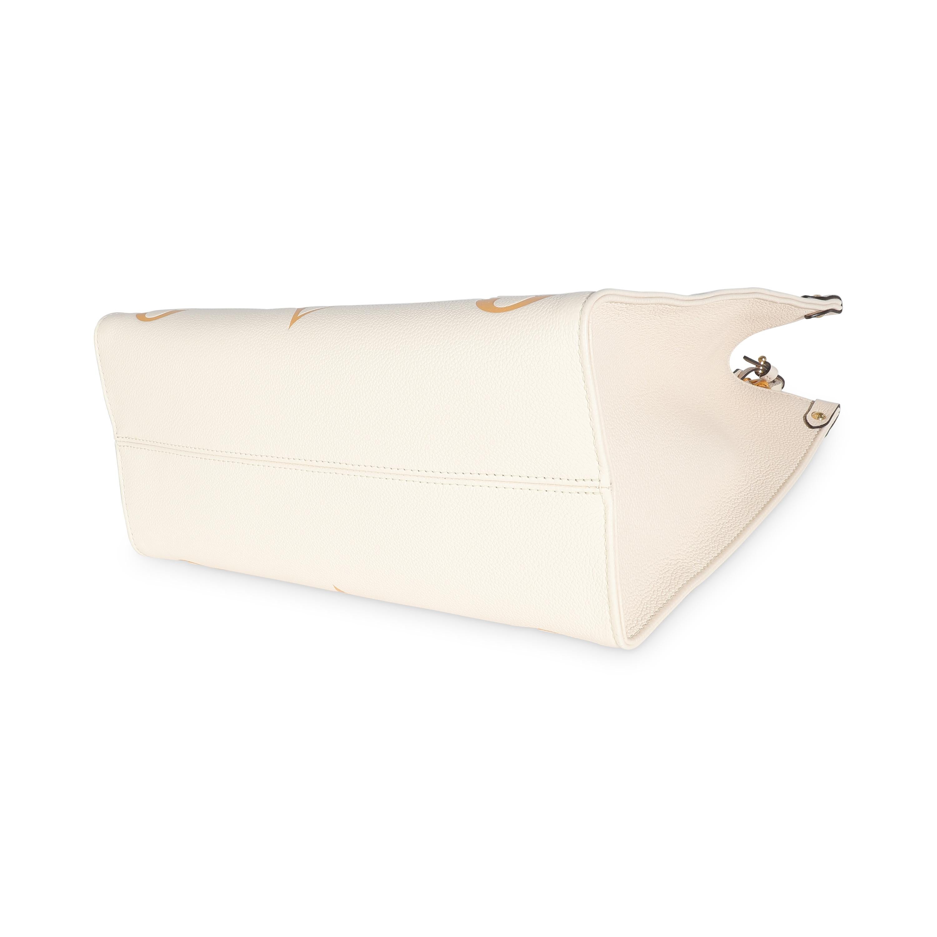 Louis Vuitton Giant Monogram Empreinte Onthego MM en vente 2