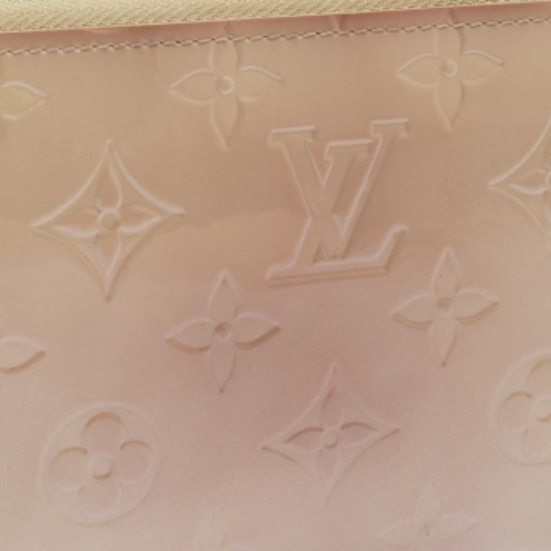 Louis Vuitton Cream White Monogram Vernis Zippy Wallet For Sale 5