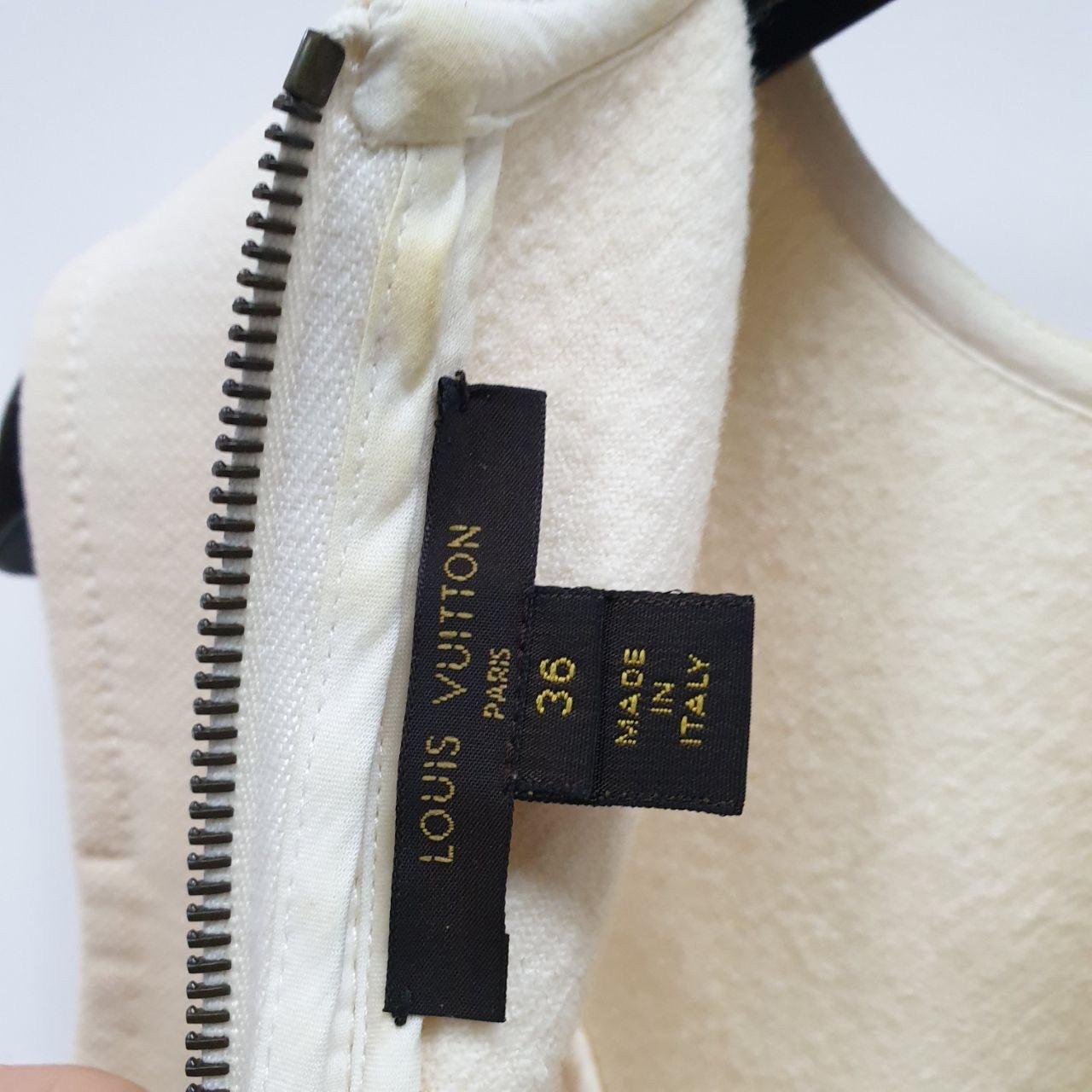 LOUIS VUITTON  Knielanges Kleid aus cremefarbener Wolle in A-Linie Sz.36 im Zustand „Gut“ im Angebot in Krakow, PL