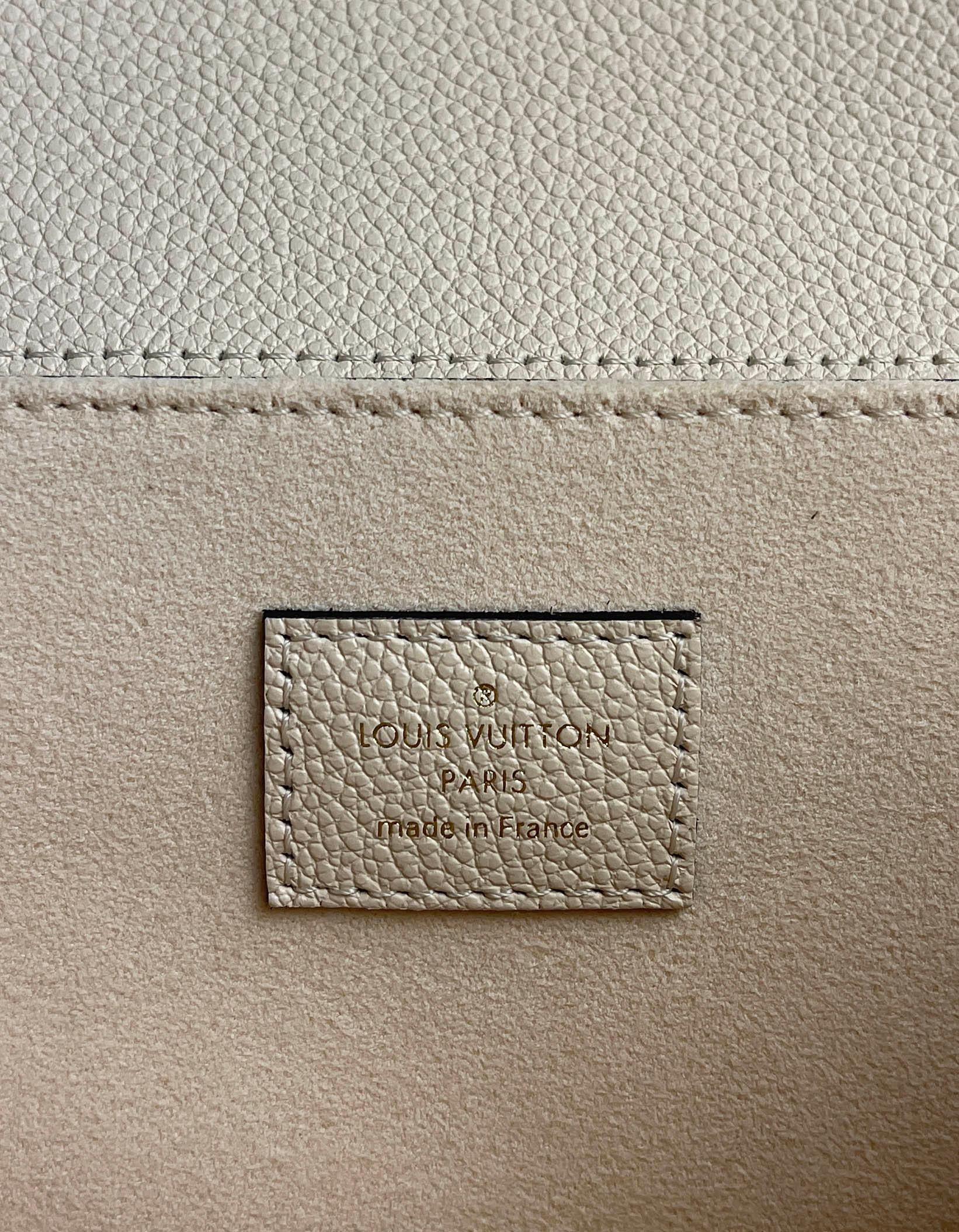 Women's Louis Vuitton Creme Bois De Rose Empreinte Monogram Pochette Metis Bag