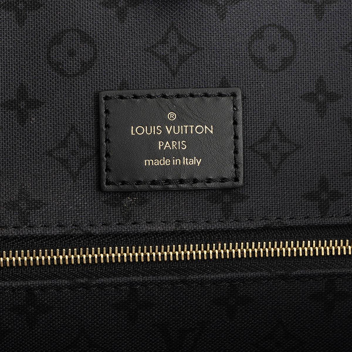 LOUIS VUITTON creme & red Monogram Giant 2020 CRAFTY ONTHEGO GM Tote Bag 5