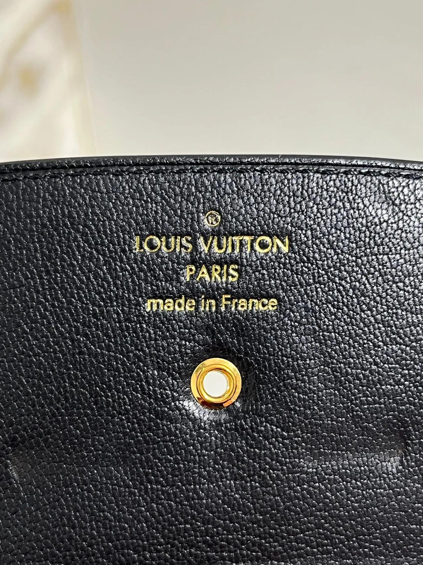 Louis Vuitton Crocodile Skin Capucines Compact Wallet For Sale 3