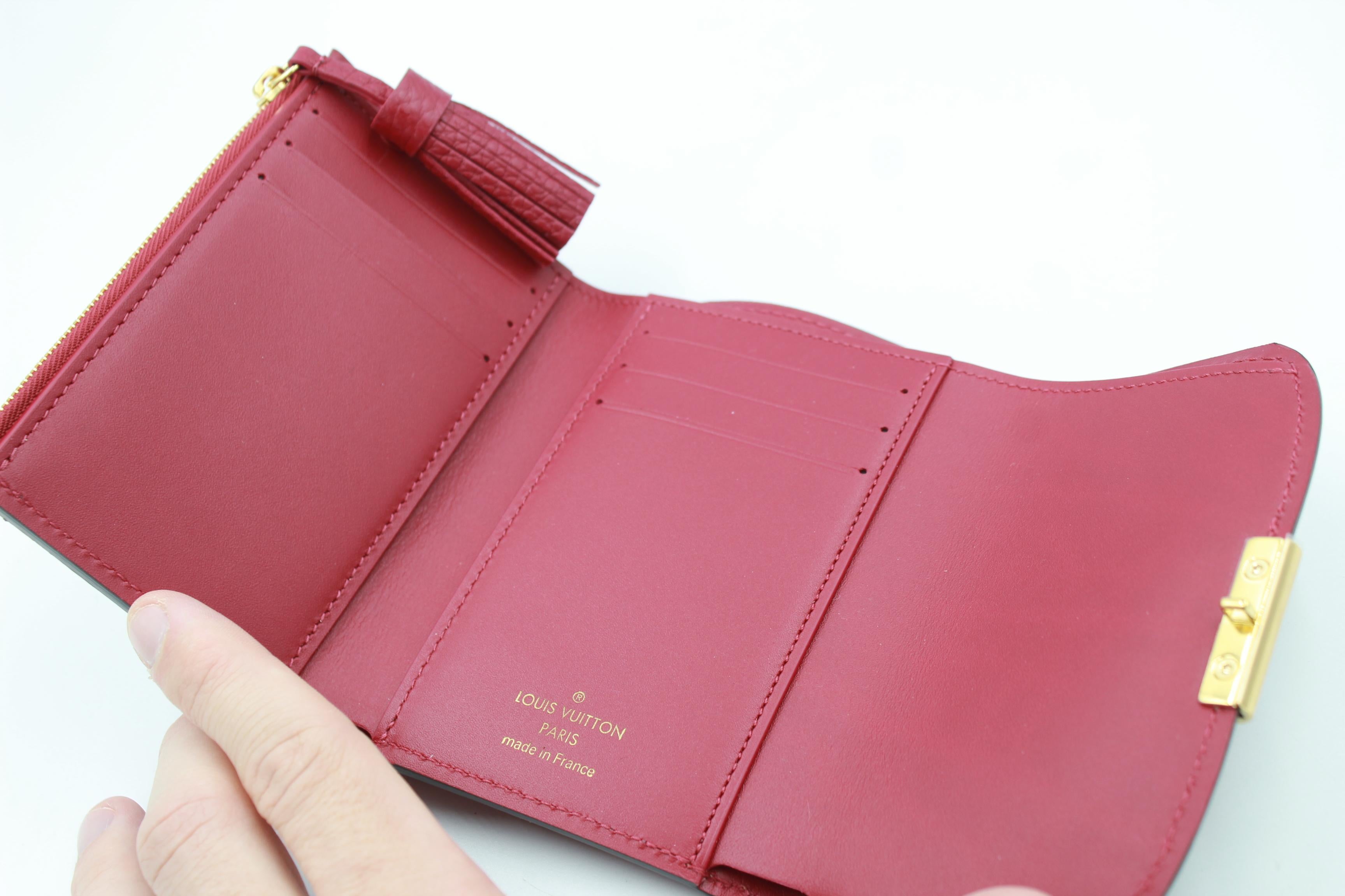 Louis Vuitton Croisette Wallet in Damier ébène and red leather. In Good Condition For Sale In Paris, FR