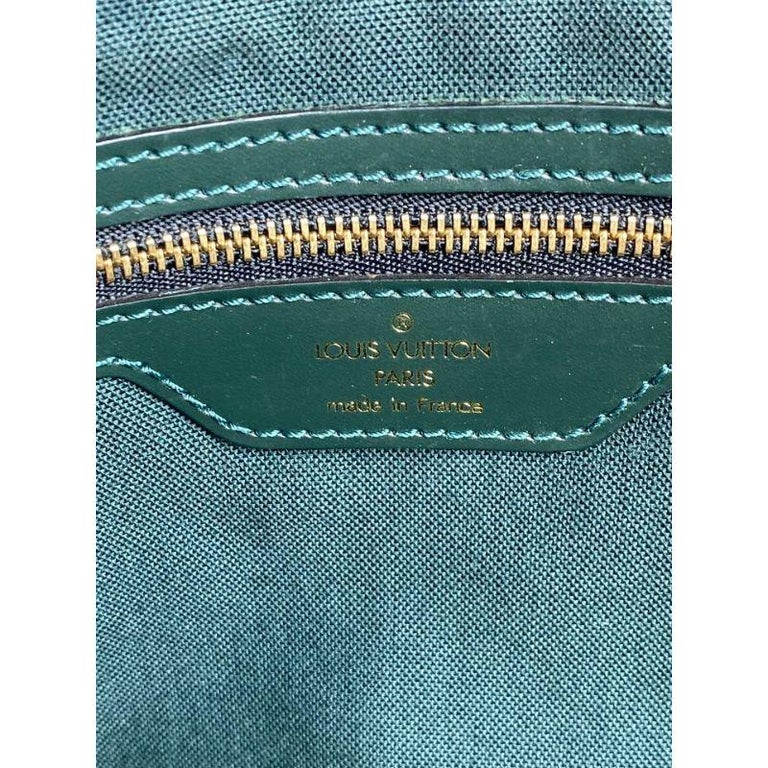 Louis Vuitton Dersou Leather Taiga Shoulder Crossbody -  Sweden