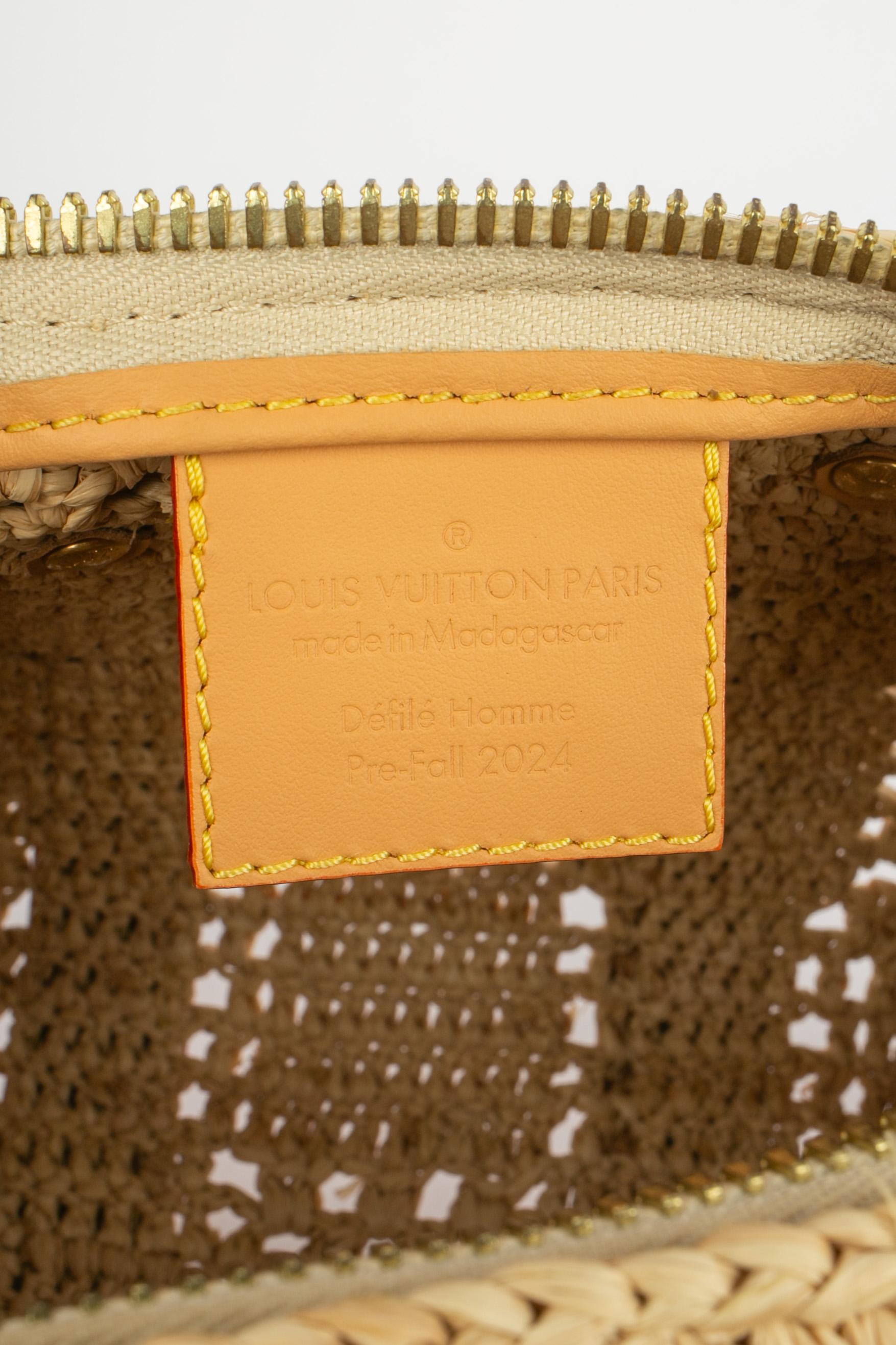 Louis Vuitton crossbody Keepall bag 25 For Sale 9