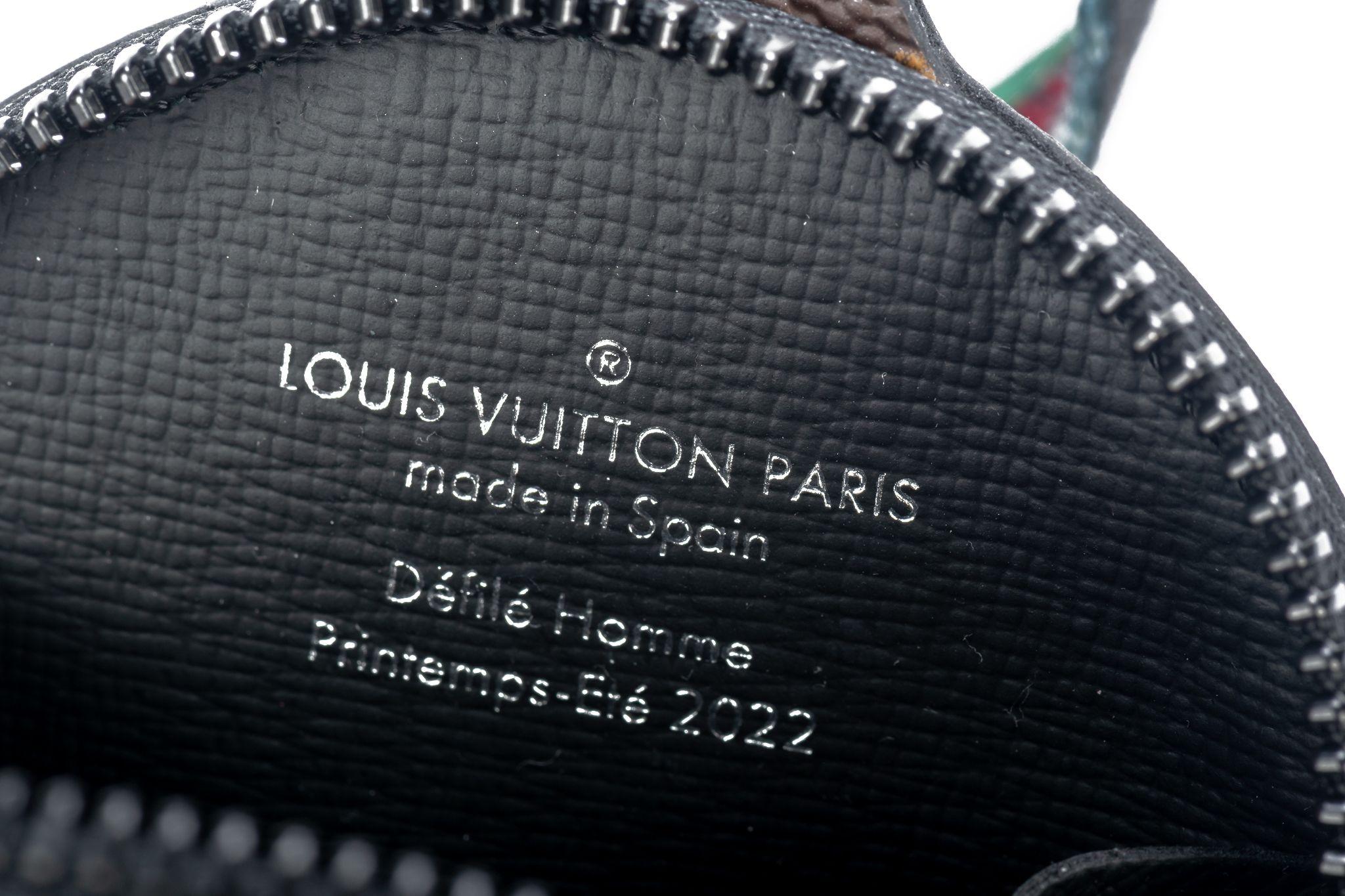 Louis Vuitton Crossbody SS22 Trio Pouch For Sale 7