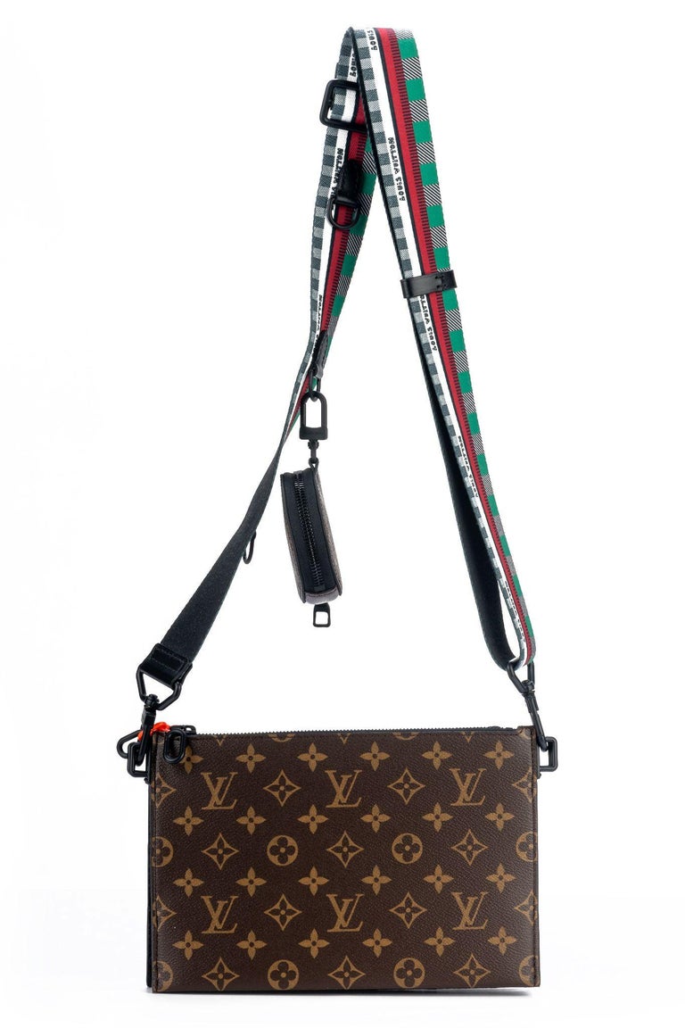 Louis Vuitton Crossbody SS22 Trio Pouch In New Condition For Sale In West Hollywood, CA