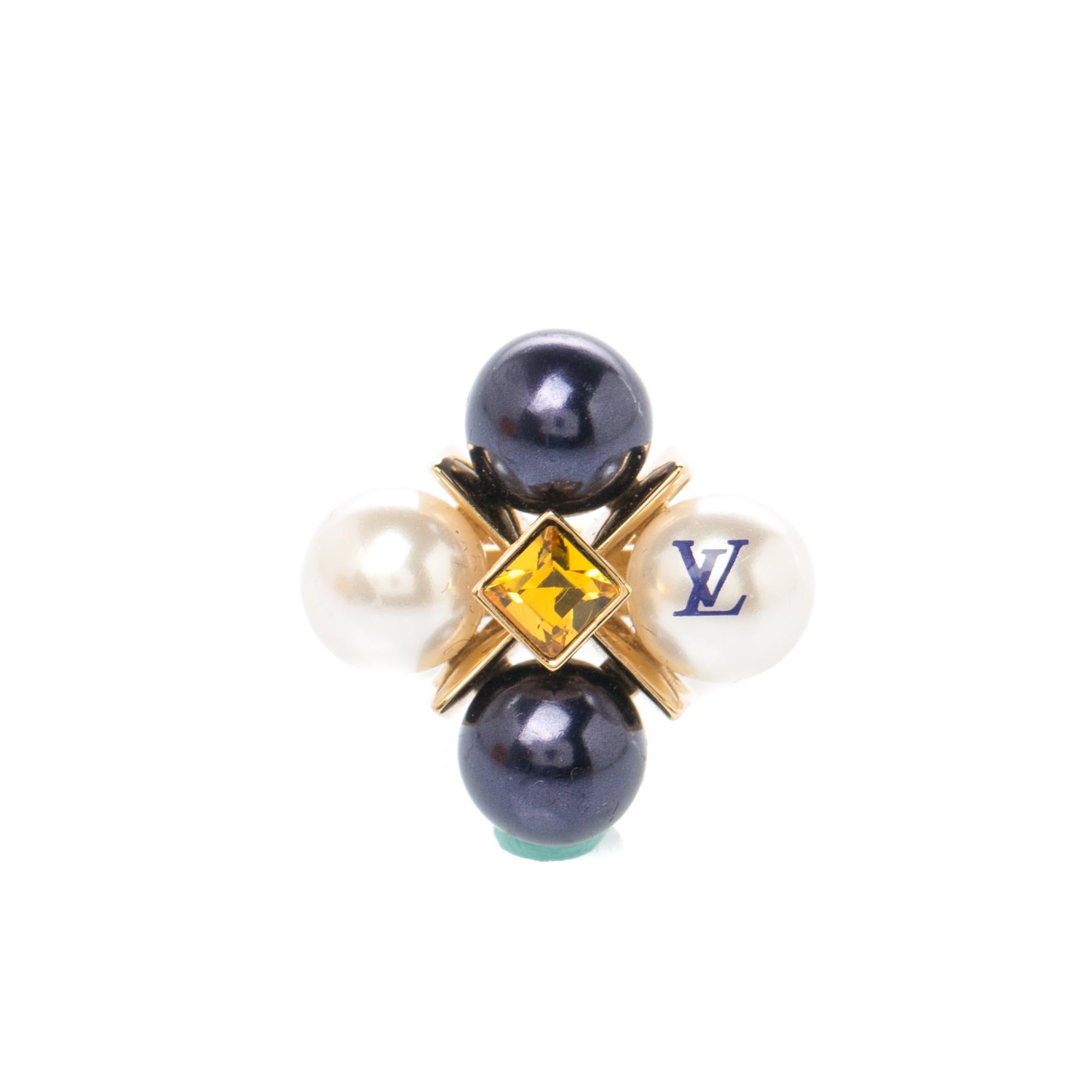 Women's Louis Vuitton Cry Me A River Crystal Faux Pearl Gold Tone Cocktail Ring Size 50.