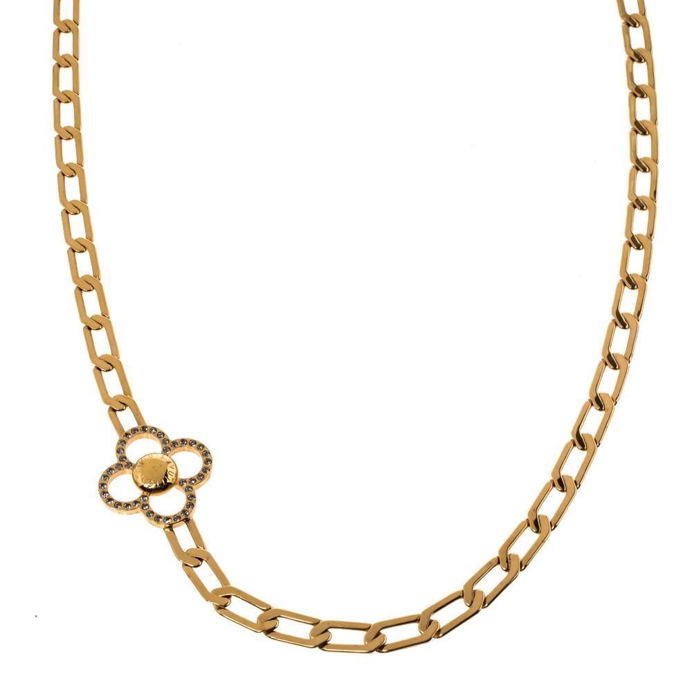 LV's most popular symbols are subtly incorporated in this necklace. Part of the 