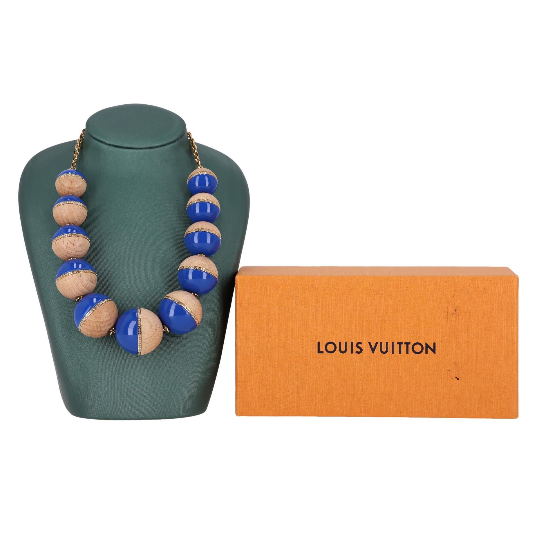 Taille ronde Louis Vuitton, collier de perles en cristal, bois et résine en vente
