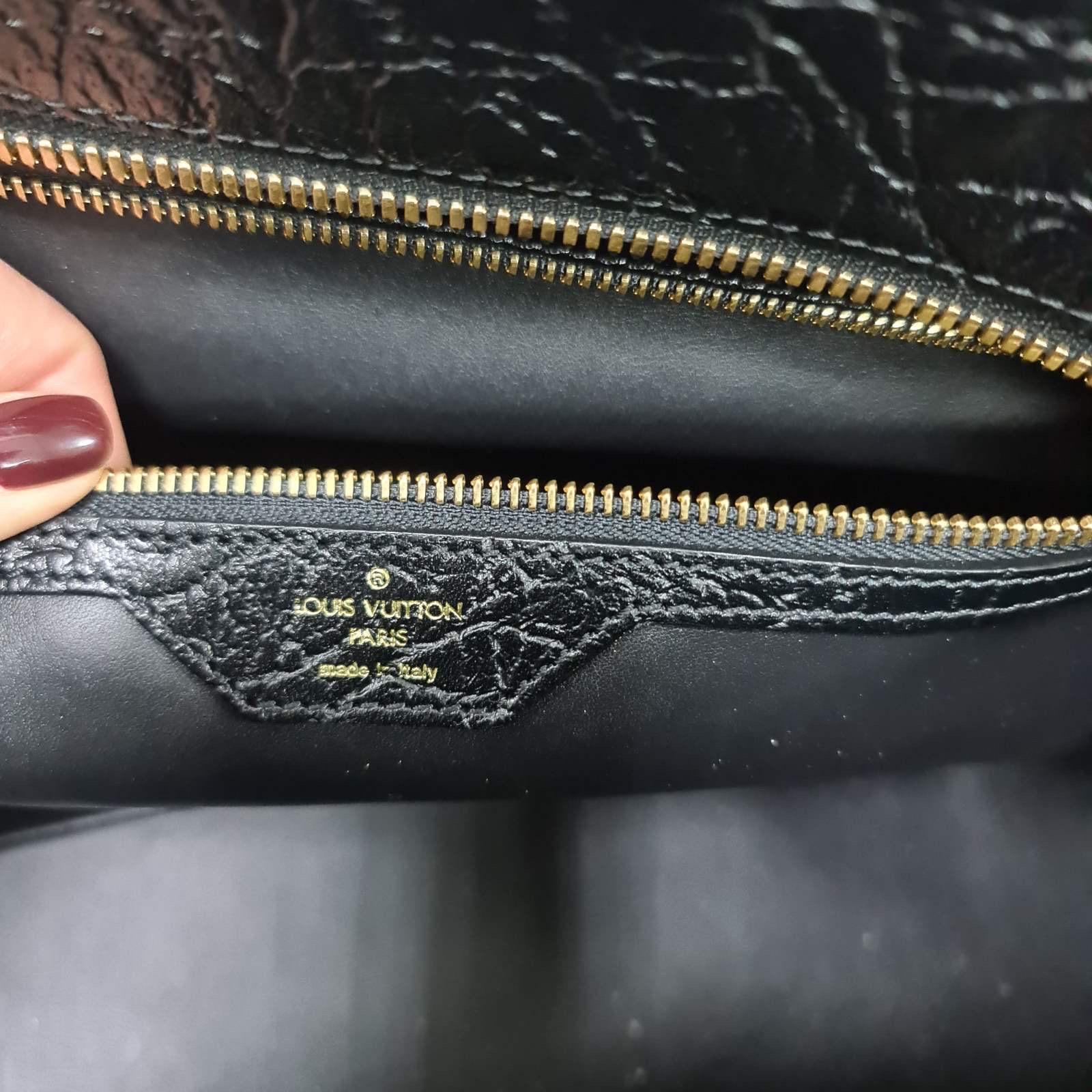 Louis Vuitton Cuir Indra Duffle Bag Black For Sale 5