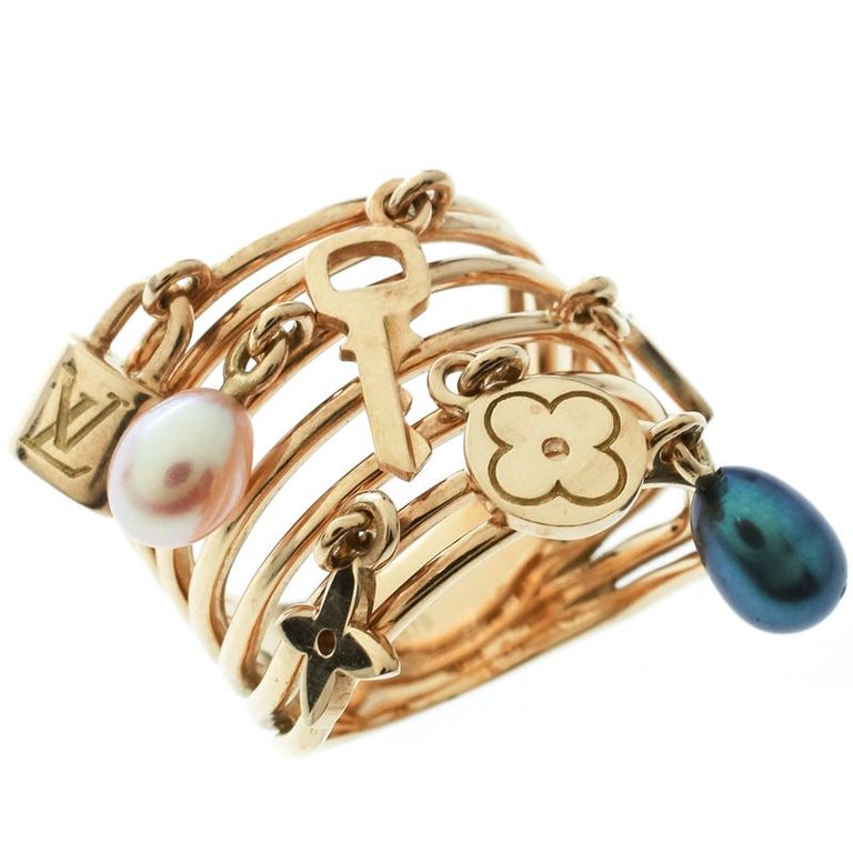 Louis Vuitton Cultured Pearl and Monogram Charm 18K Yellow Gold Cocktail Ring Size For Sale at ...