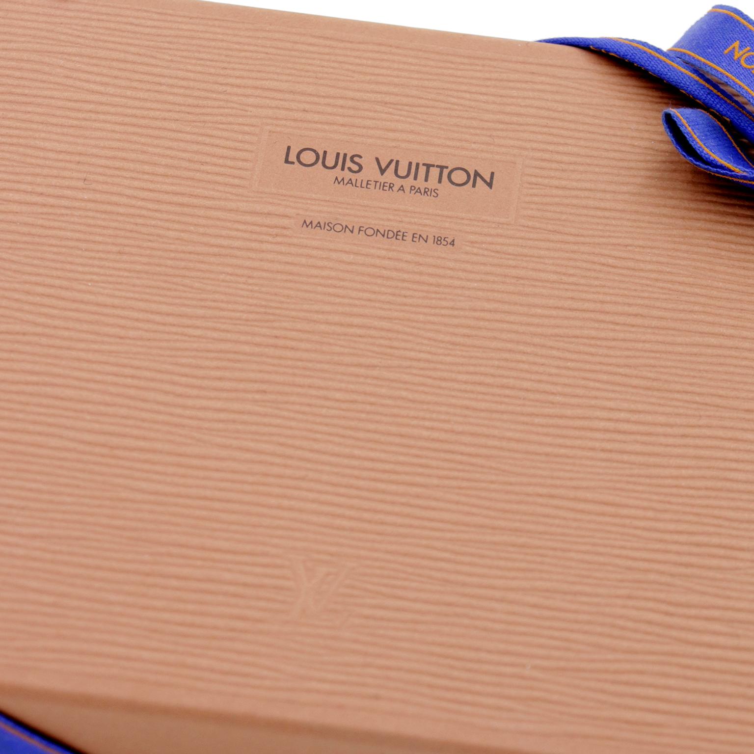 Louis Vuitton Cup 2000 Red & Blue Silk Scarf Unused in Original Box For Sale 4
