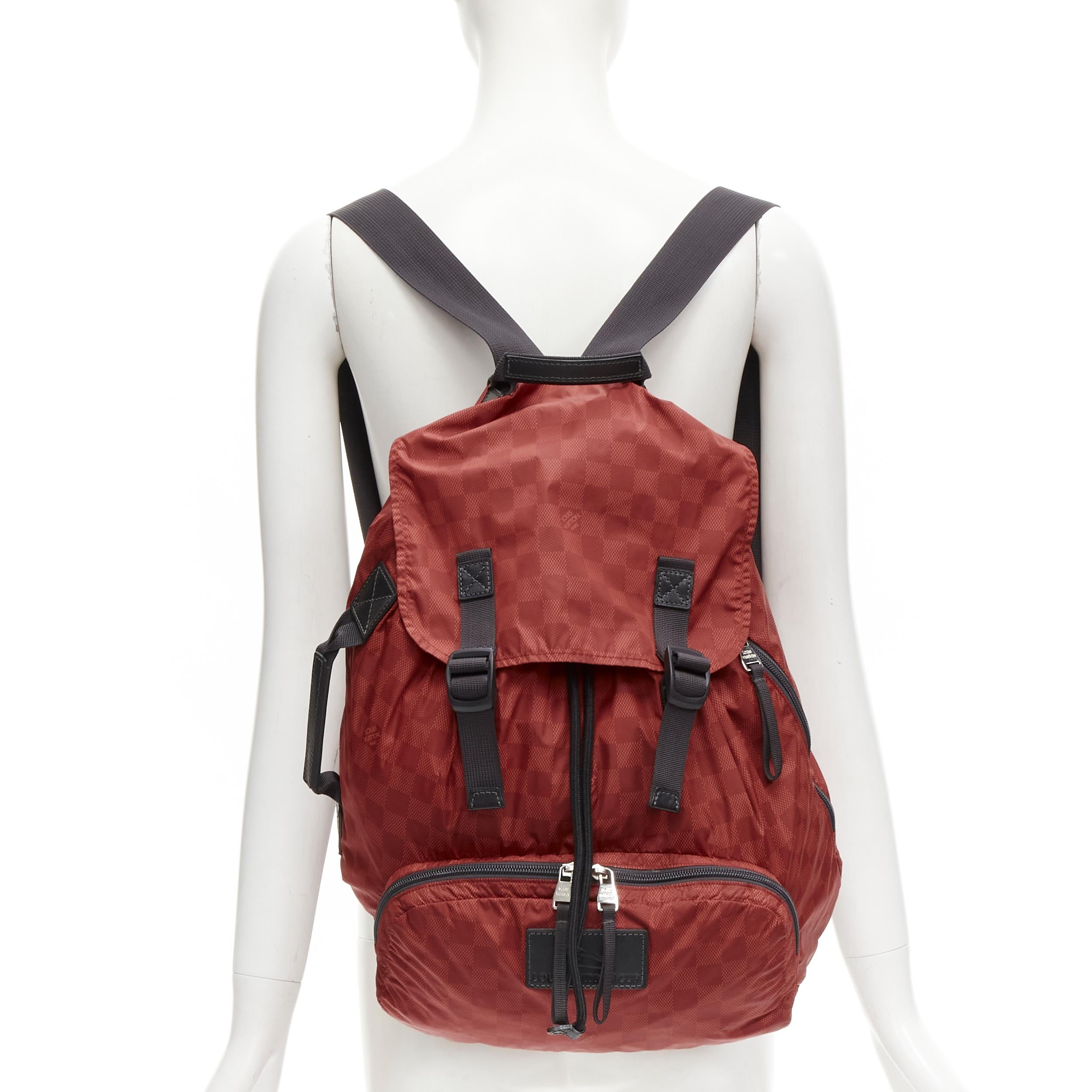 LOUIS VUITTON Cup 2012 red LV Damier nylon foldable backpack
Reference: CNLE/A00195
Brand: Louis Vuitton
Designer: Marc Jacobs
Collection: Cup 2012
Material: Nylon, Leather
Color: Red
Pattern: Checkered
Closure: Drawstring
Lining: Red Fabric
Extra