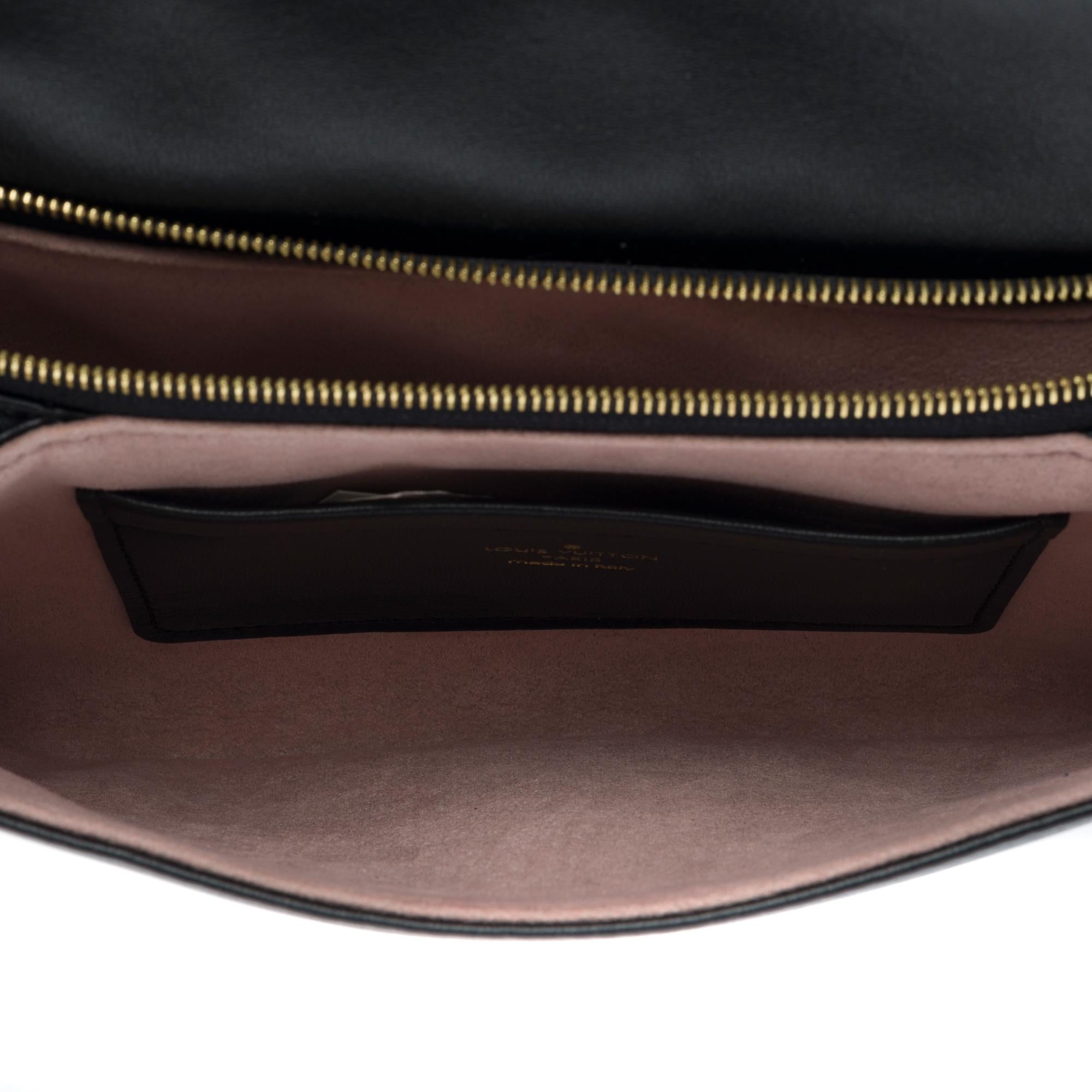 Louis Vuitton Cushion shoulder bag in black embossed monogram lambskin, GHW 4