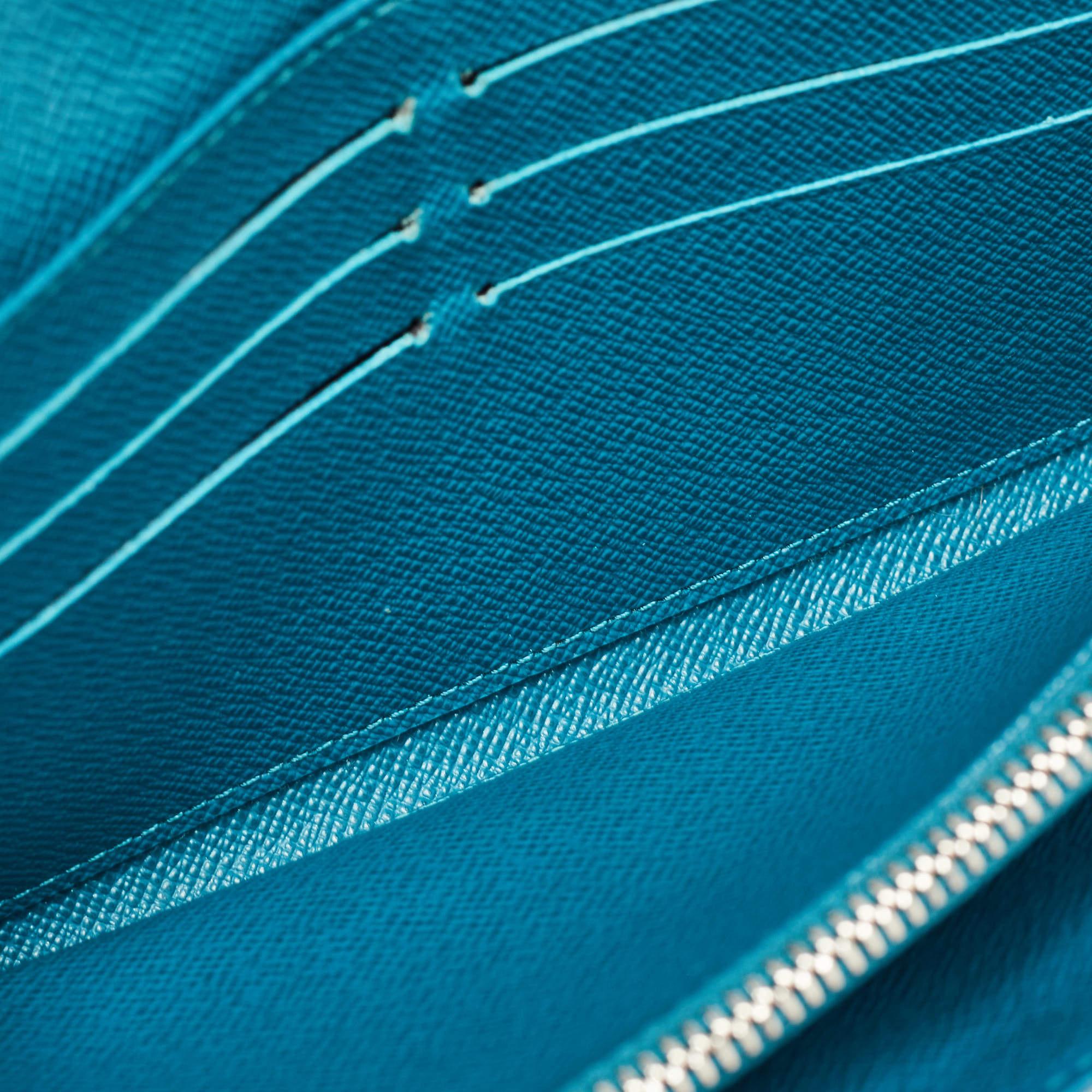 Louis Vuitton Cyan Epi Leather Sarah Wallet In Good Condition For Sale In Dubai, Al Qouz 2