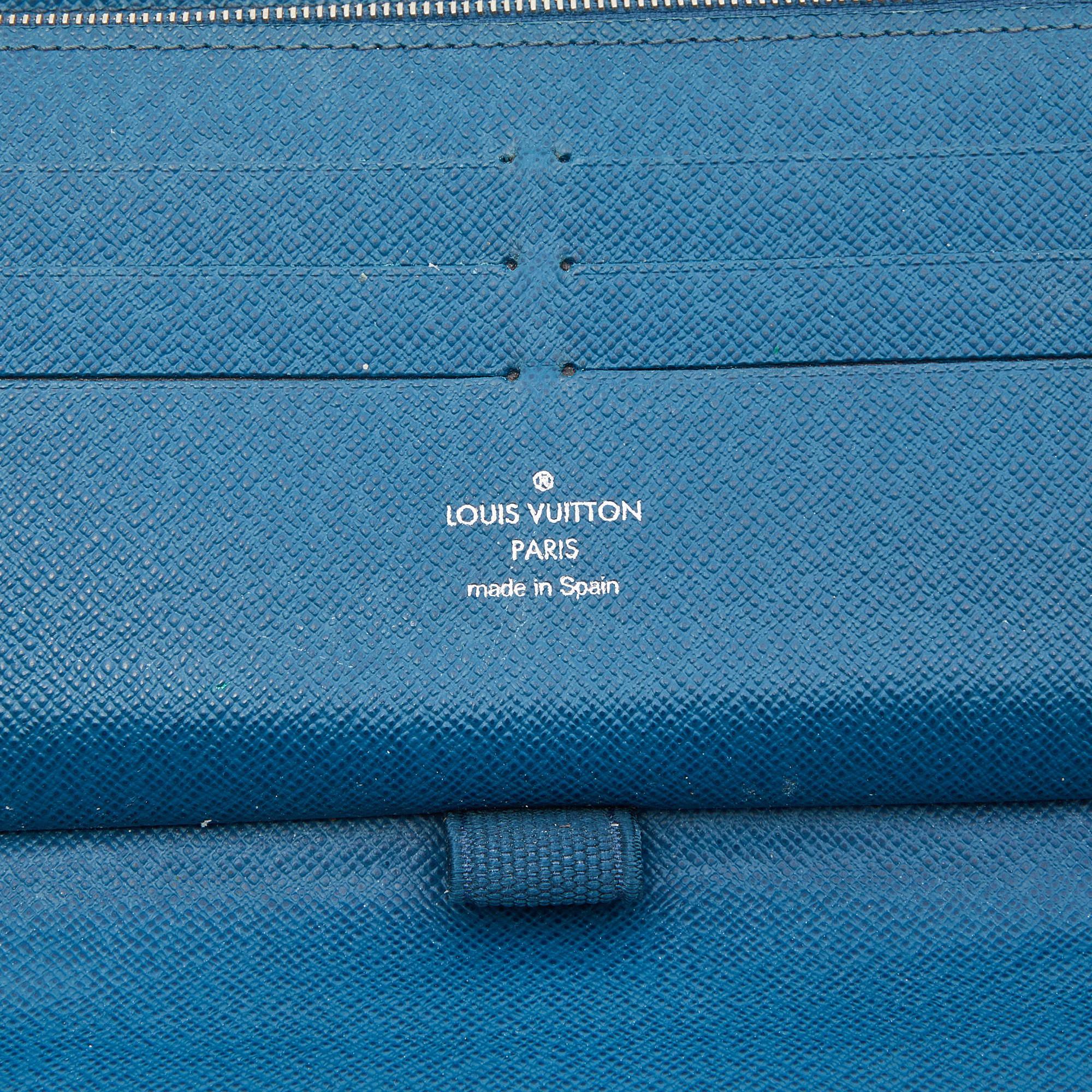 Louis Vuitton Cyan Epi Leather Zippy Wallet For Sale 6