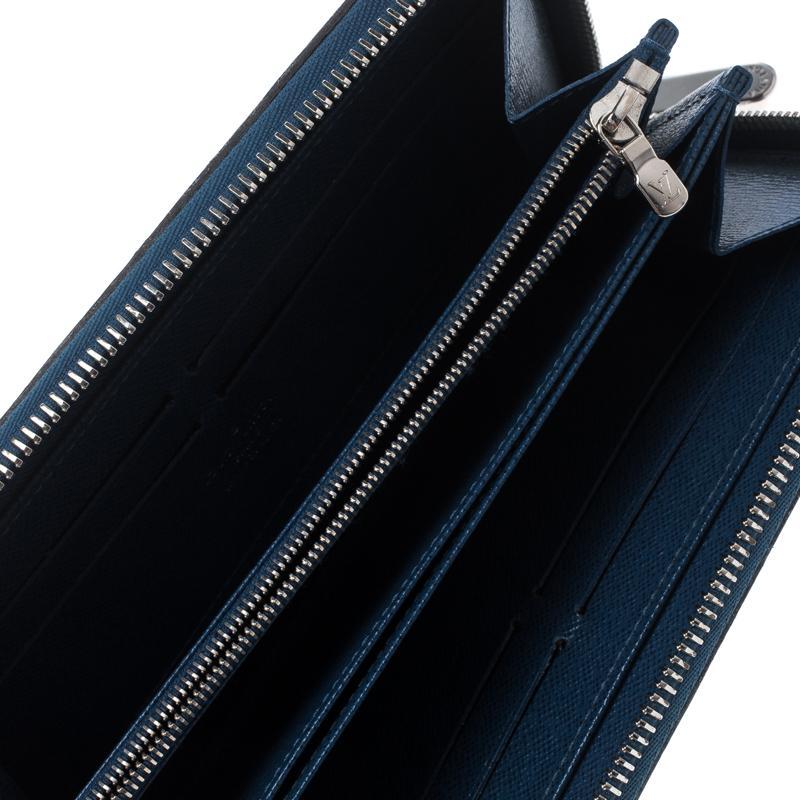 This Louis Vuitton Zippy wallet is conveniently designed for everyday use. Crafted from epi leather, the wallet has a wide zip closure which opens to reveal multiple slots, leather-lined compartments and a zip pocket for you to neatly arrange your