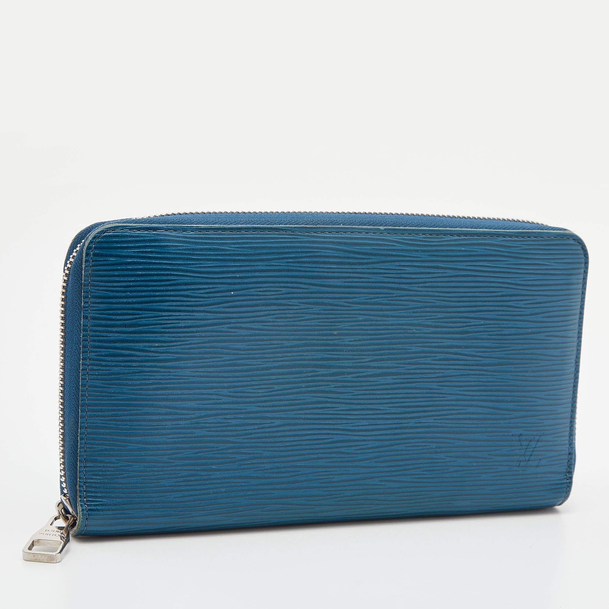 Blue Louis Vuitton Cyan Epi Leather Zippy Wallet For Sale