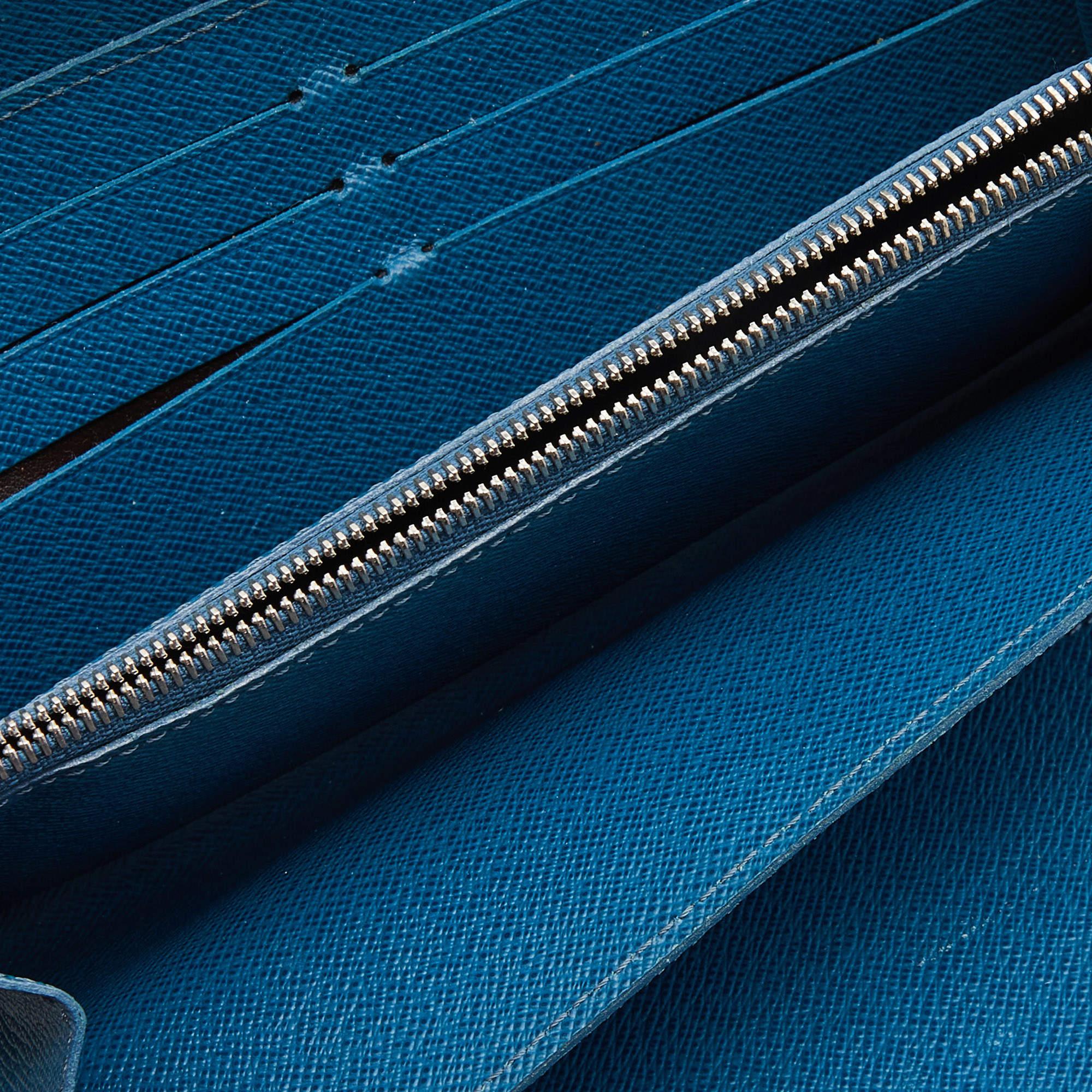 Louis Vuitton Cyan Epi Leather Zippy Wallet For Sale 4