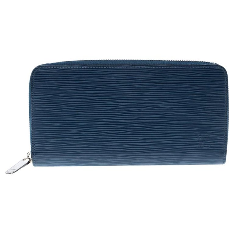 Louis Vuitton Cyan Epi Leather Zippy Wallet For Sale at 1stdibs