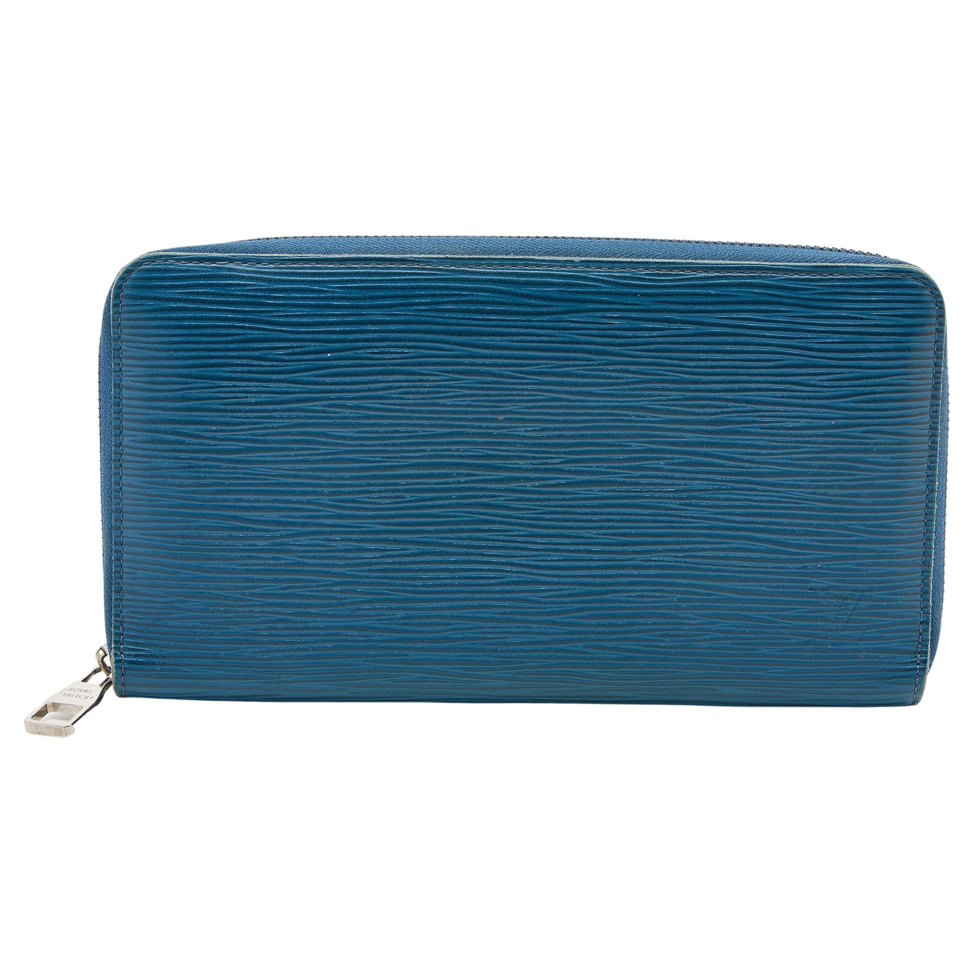 Cyan Epi Leder-Brieftasche mit Reißverschluss von Louis Vuitton im Angebot