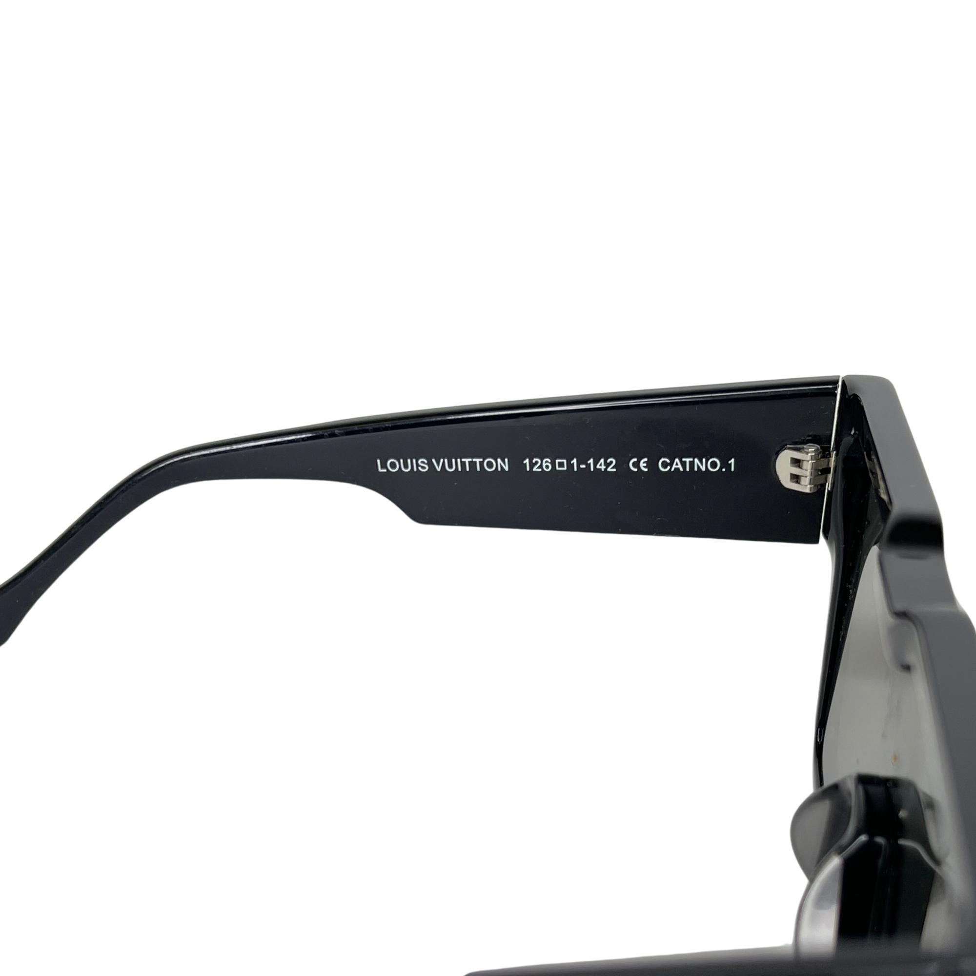 Occhiali da sole Louis Vuitton Cyclone Black In condizioni buone a Montreal, Quebec