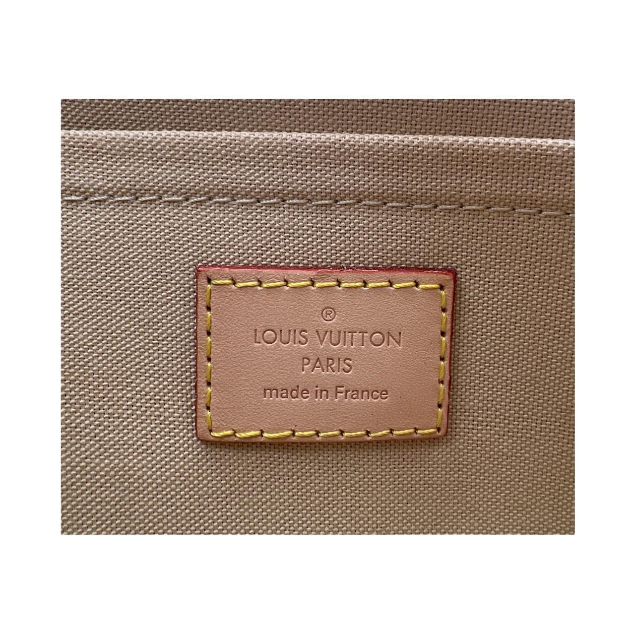 Louis Vuitton Damier Azur Favorite MM Crossbody Bag In Excellent Condition In Scottsdale, AZ