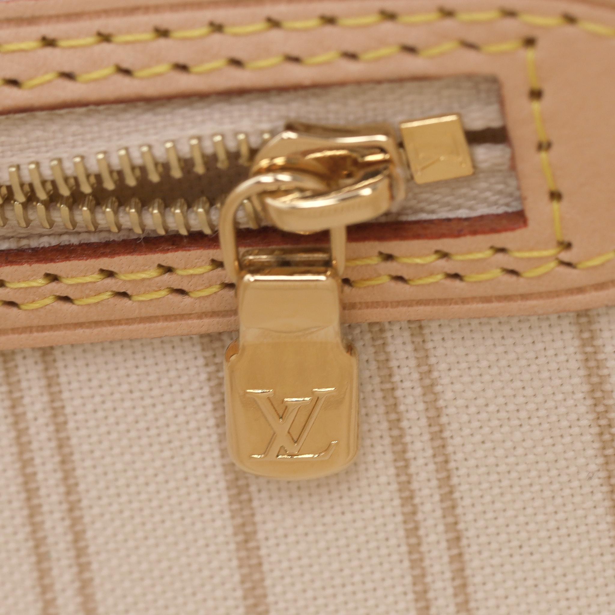 Louis Vuitton Damier Azur GM Neverfull Coated Canvas Tote Bag in vendita 2