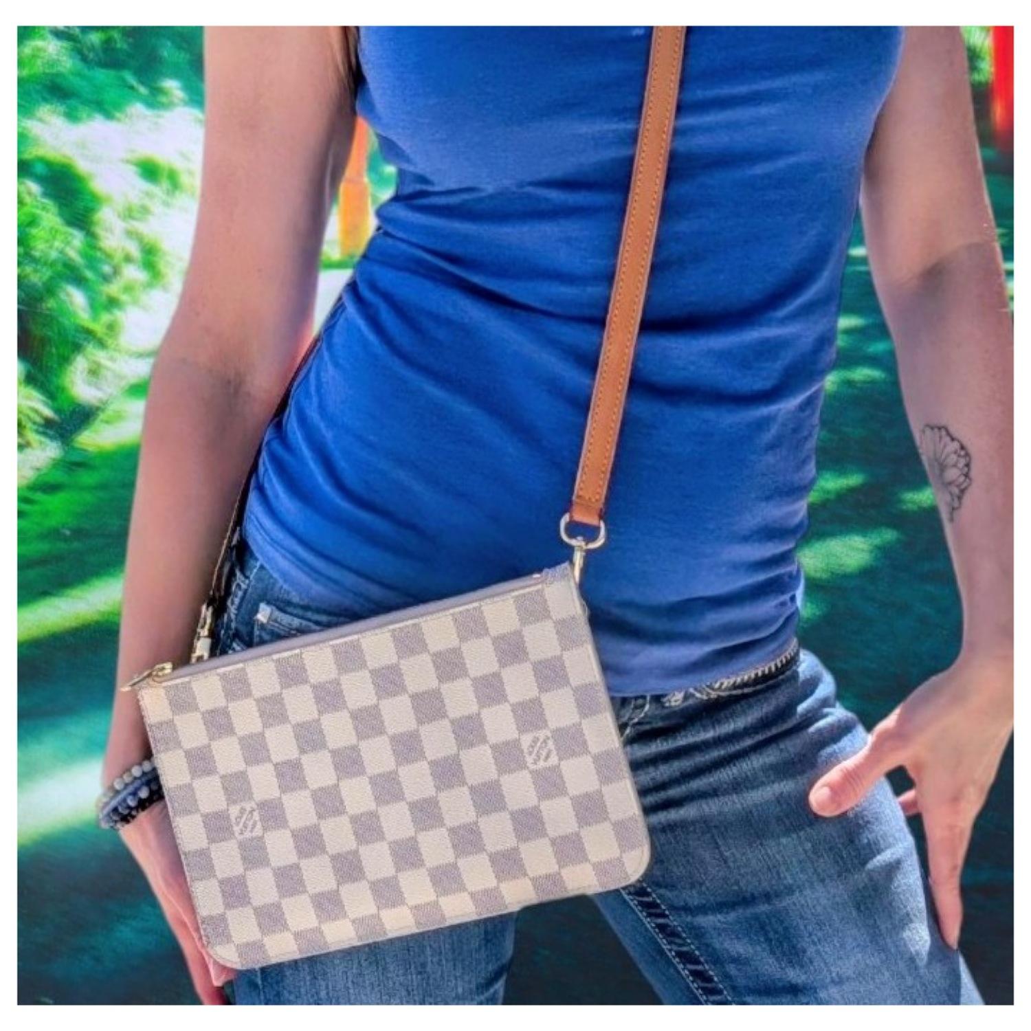 Louis Vuitton Damier Azur Neverfull Pochette Crossbody en vente 7
