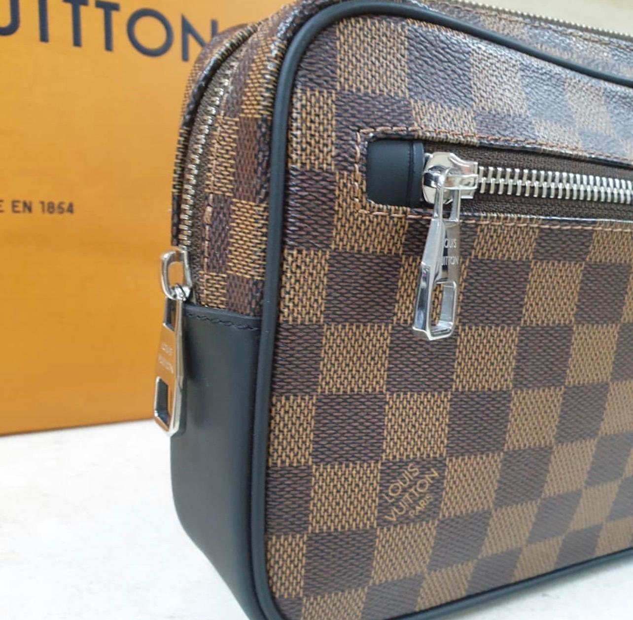 Louis Vuitton Damier Canvas Kasai Clutch Bag  In Good Condition In Krakow, PL