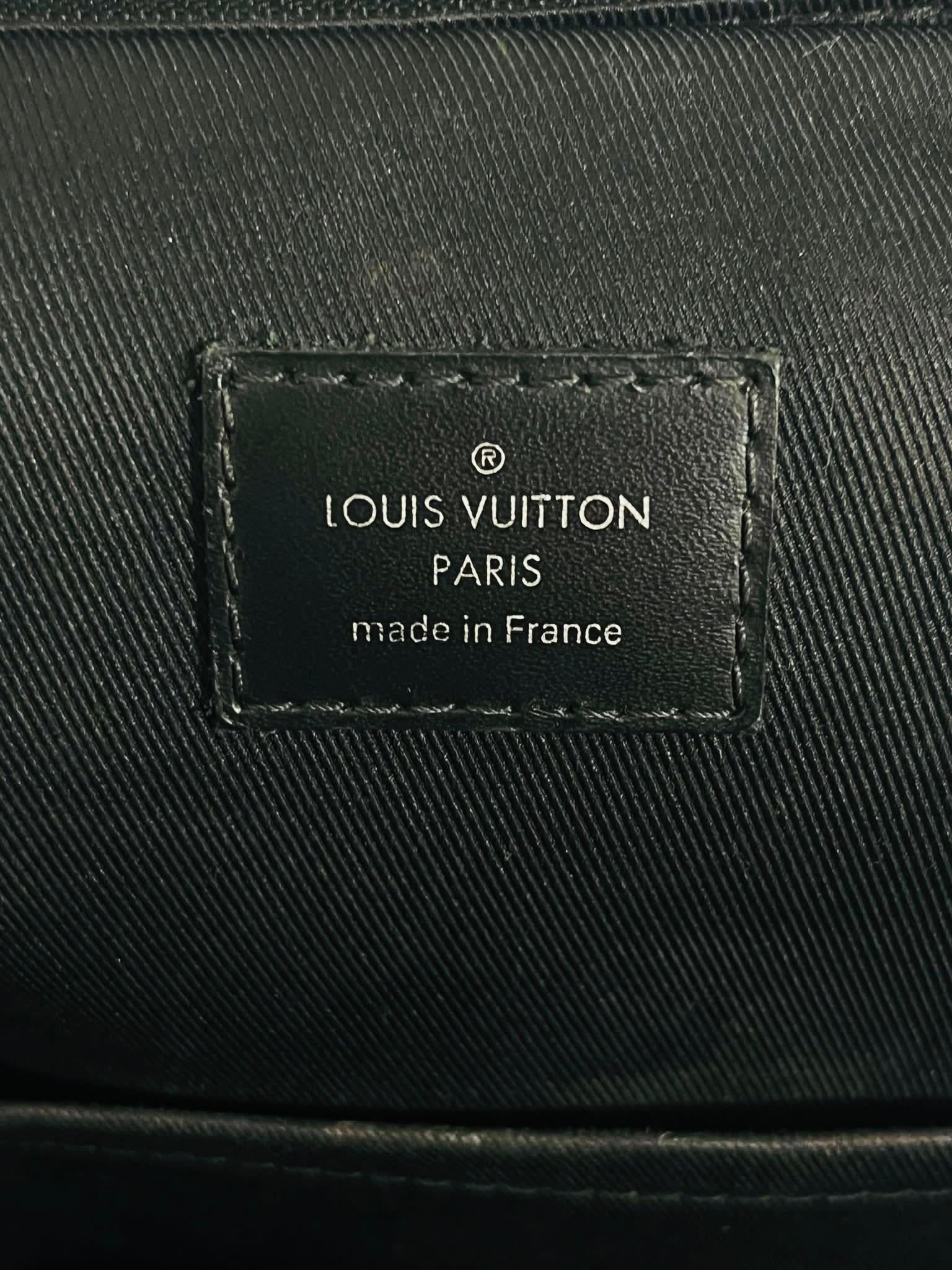 Louis Vuitton Damier Coated Canvas Avenue Sling Bag For Sale 3