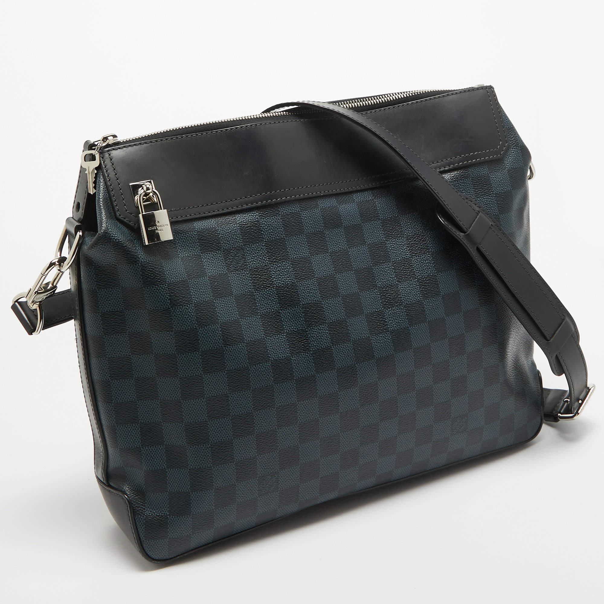 Louis Vuitton Damier Kobalt Canvas Grünwich Messenger Bag im Angebot 7