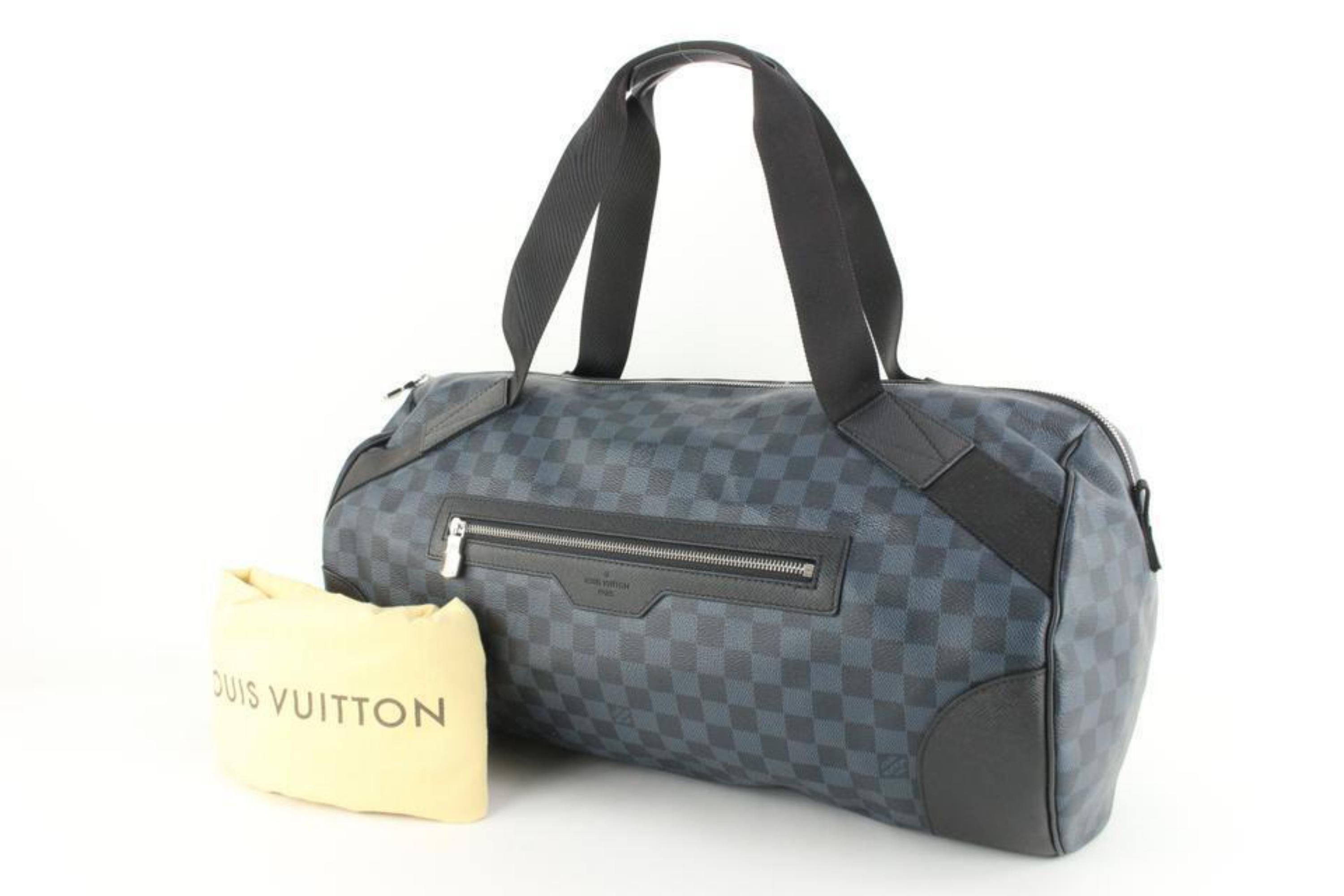 Damier Kobaltfarbene Polochon-Duffle Bag von Louis Vuitton 1L26a im Angebot 8