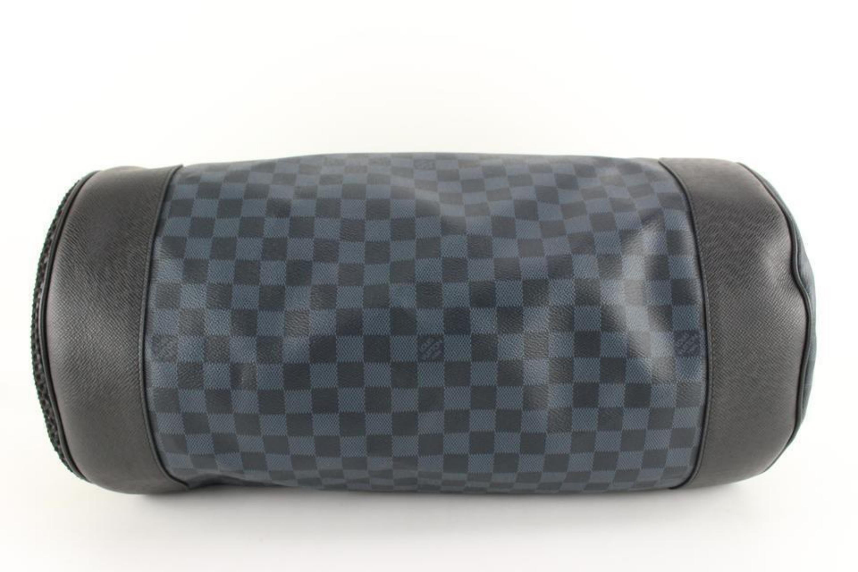 Damier Kobaltfarbene Polochon-Duffle Bag von Louis Vuitton 1L26a im Zustand „Neu“ im Angebot in Dix hills, NY