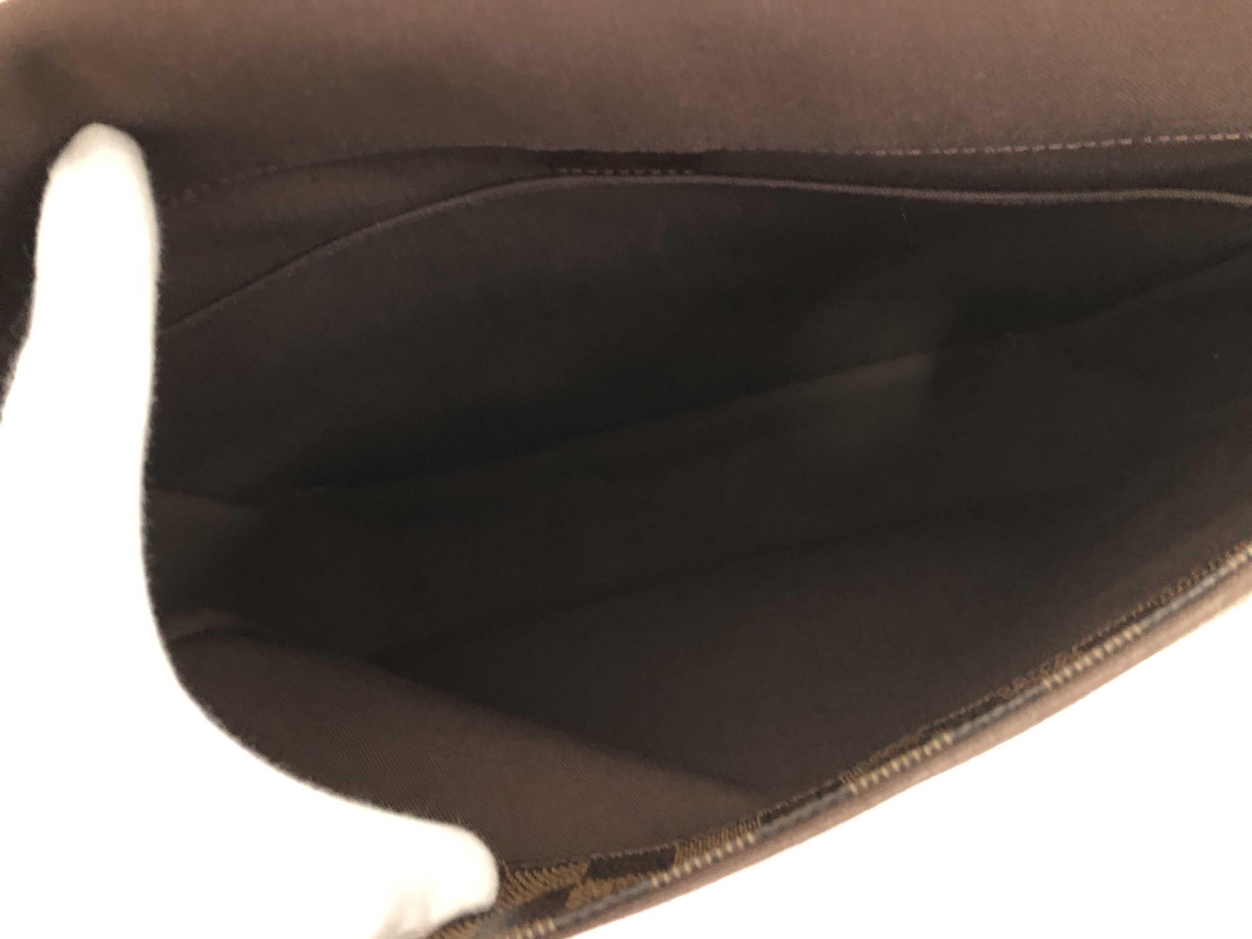 Damier Ebene Bastille Messenger Bag von Louis Vuitton Damen im Angebot