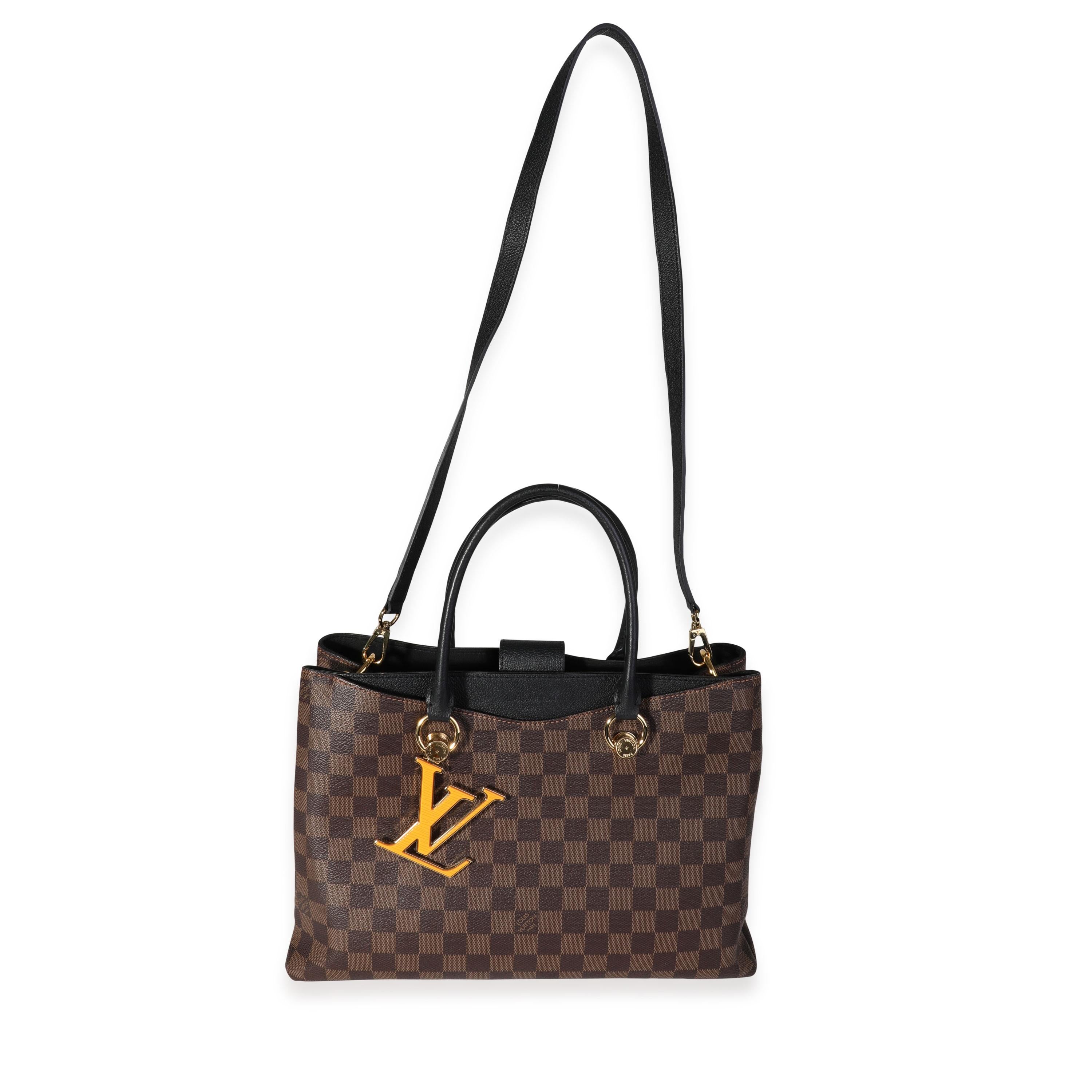 Listing Title: Louis Vuitton Damier Ebene & Black Calfskin LV Riverside
SKU: 118512
MSRP: 2800.00
Condition: Pre-owned (3000)
Handbag Condition: Very Good
Condition Comments: Feet scratched. Interior shows signs of use.
Brand: Louis Vuitton
Model: