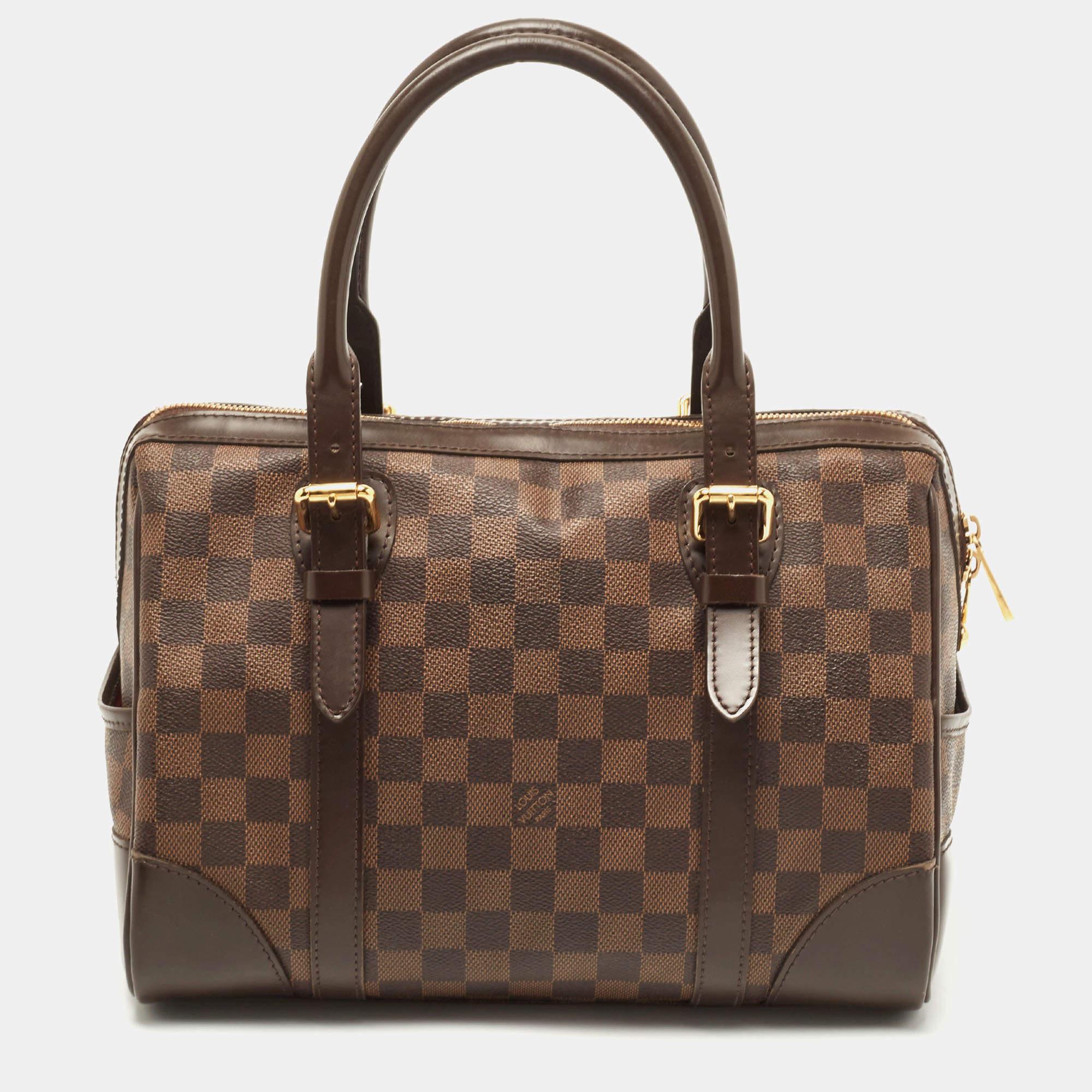 Combining Louis Vuitton’s rich heritage with its exquisite craftsmanship, this Berkeley bag is an investment piece. Softly structured from signature Damier Ebene canvas, this fabulous style is finished with tonal brown leather reinforced corner
