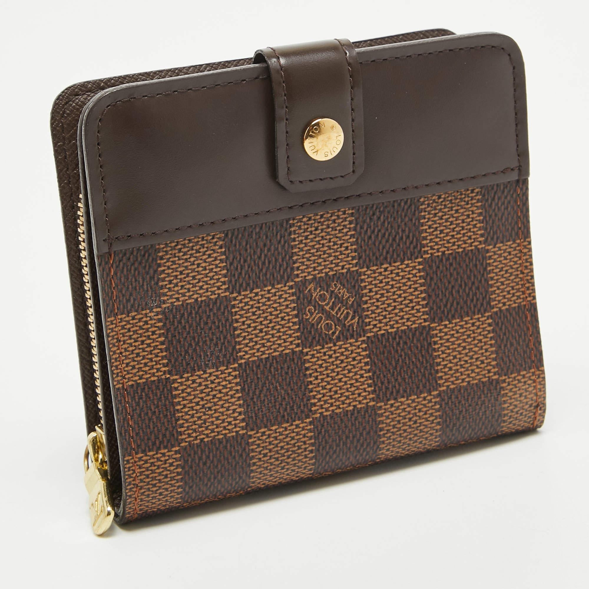 A beautiful wallet for everyday use, this LV wallet is perfect to be carried solo or inside your tote while you step out to run errands. It is a durable accessory.

