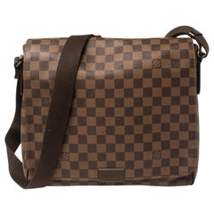 Louis Vuitton Damier Ebene Canvas District MM Tasche