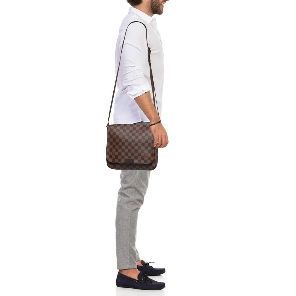 Louis Vuitton Damier Ebene Canvas District PM Bag In Excellent Condition In Dubai, Al Qouz 2