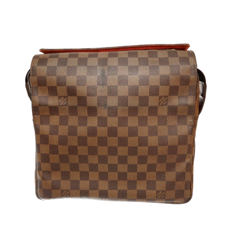 Louis Vuitton Damier Ebene Canvas Leather Naviglio Messenger Bag at 1stDibs   lv naviglio messenger bag, louis vuitton naviglio, bottom of louis  vuitton bag