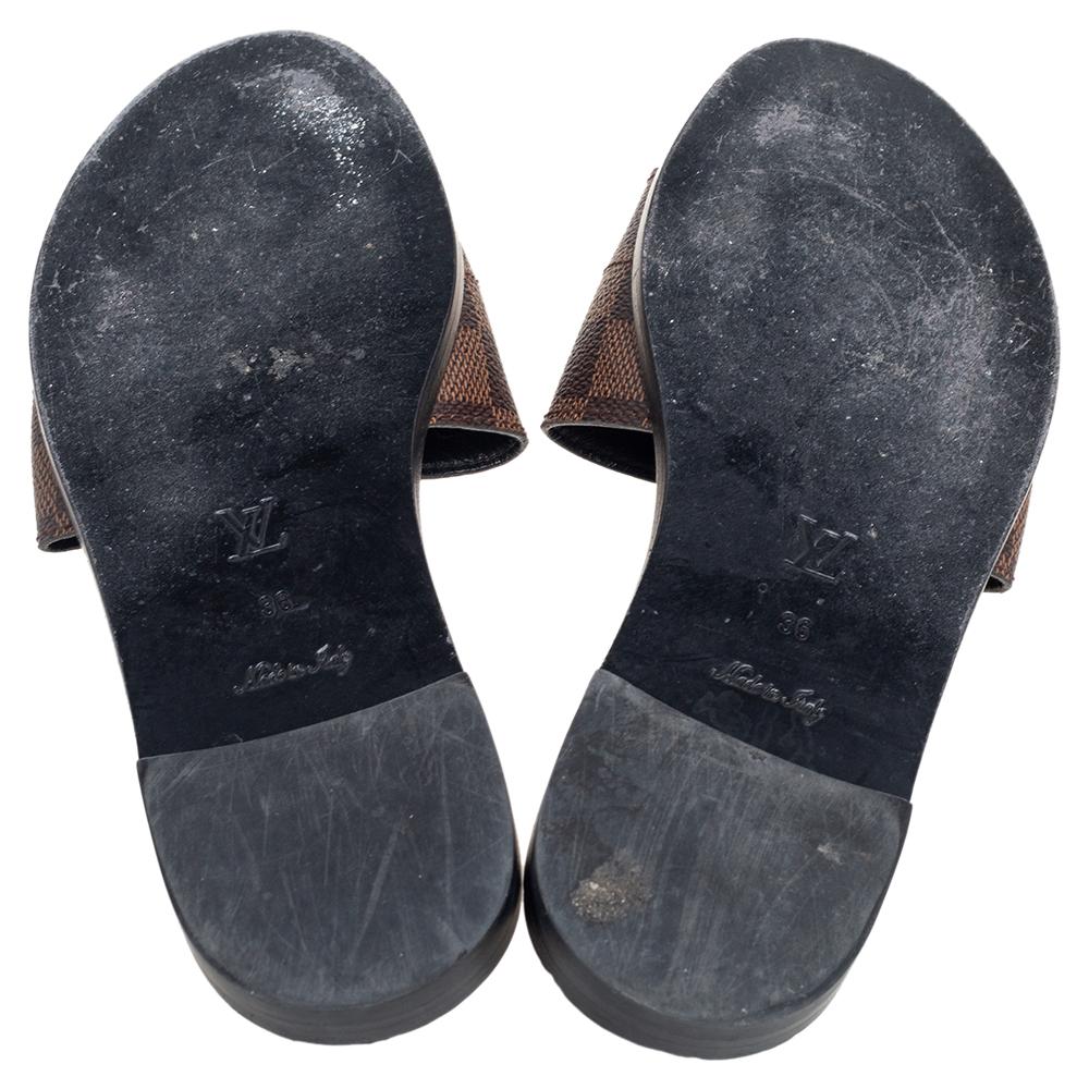Louis Vuitton Damier Ebene Canvas Lock It Flats Size 36 In Good Condition In Dubai, Al Qouz 2
