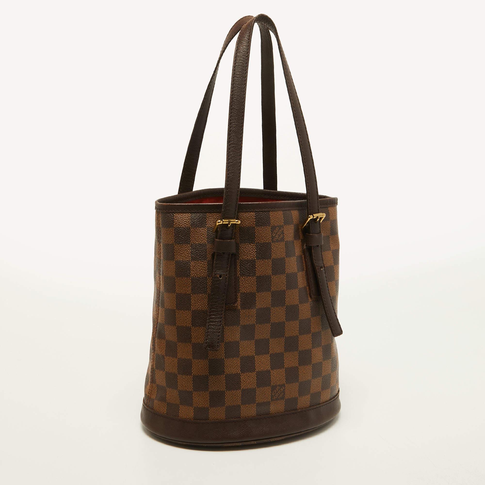Louis Vuitton Damier Ebene Canvas Marais Bucket Bag In Fair Condition In Dubai, Al Qouz 2